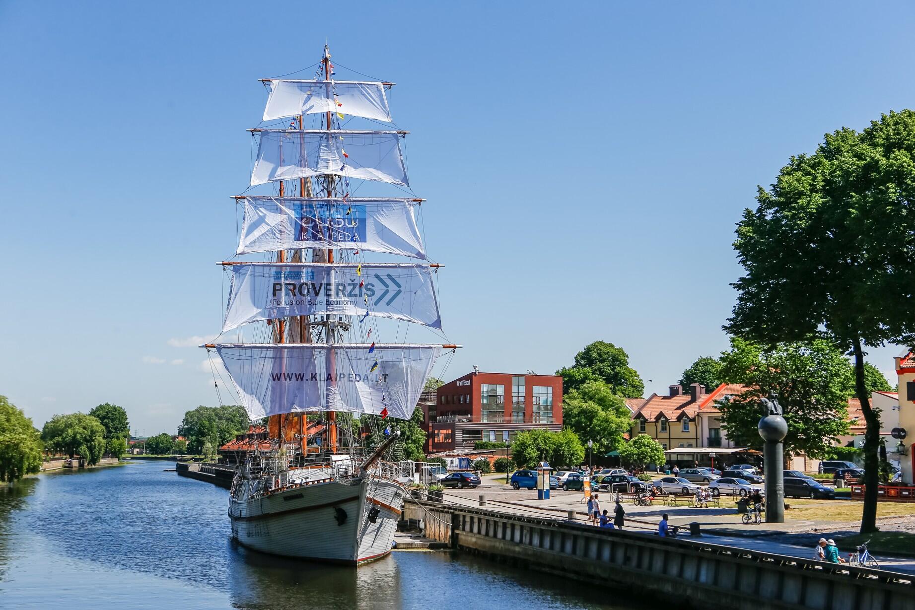 Pasirinkimas: klaipėdiečiai dažniausiai nori susituokti ant jūros kranto arba Botanikos sode, tačiau ceremonijos laive „Meridianas“ taip pat labai populiarios.
