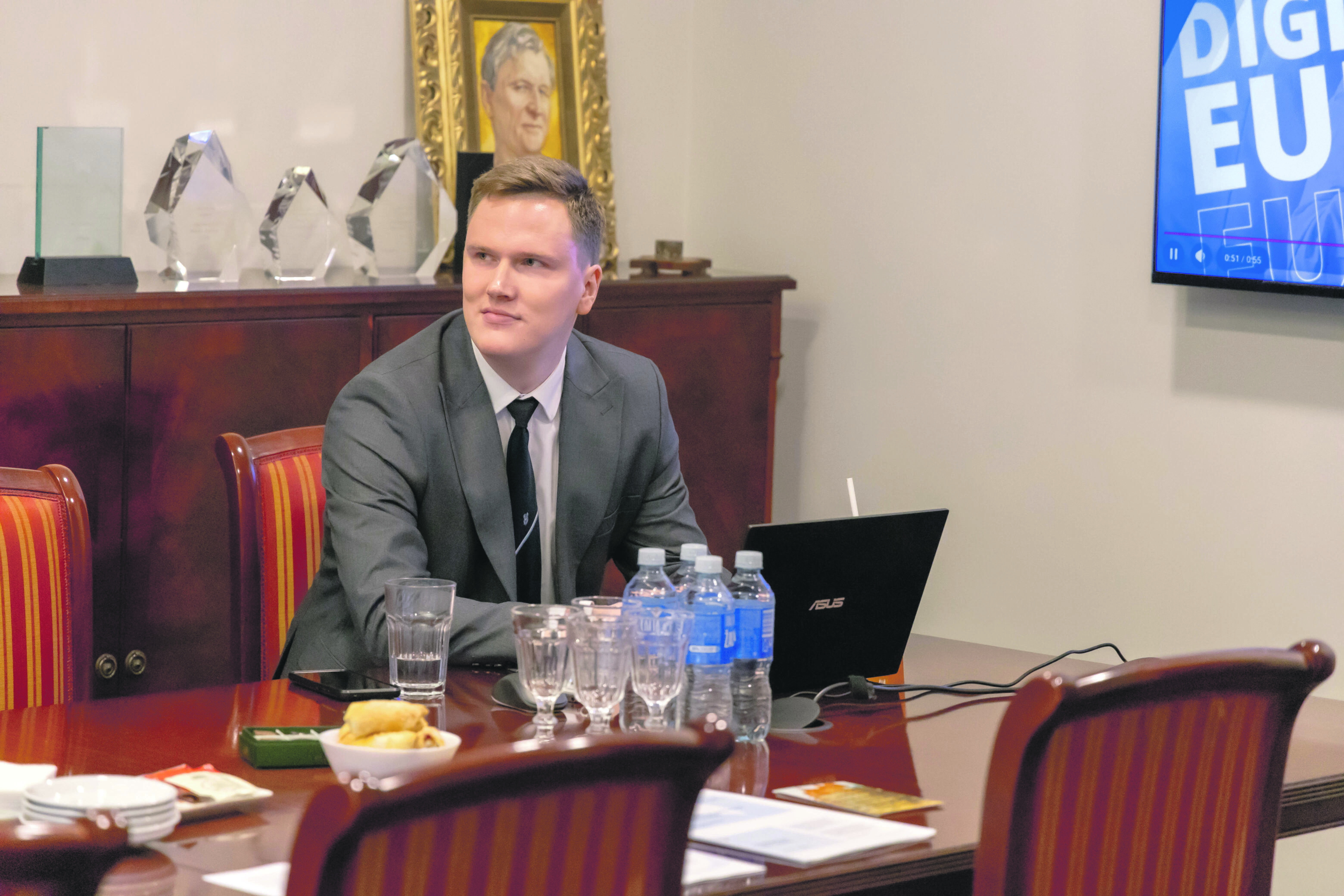 Vertinimas: pristatydamas LLRI inicijuotos visuomenės apklausos rezultatus, L. Marcinkevičius atkreipė dėmesį, kad tik 9 proc. apklaustųjų mano apie skaitmeninį eurą žinantys pakankamai.