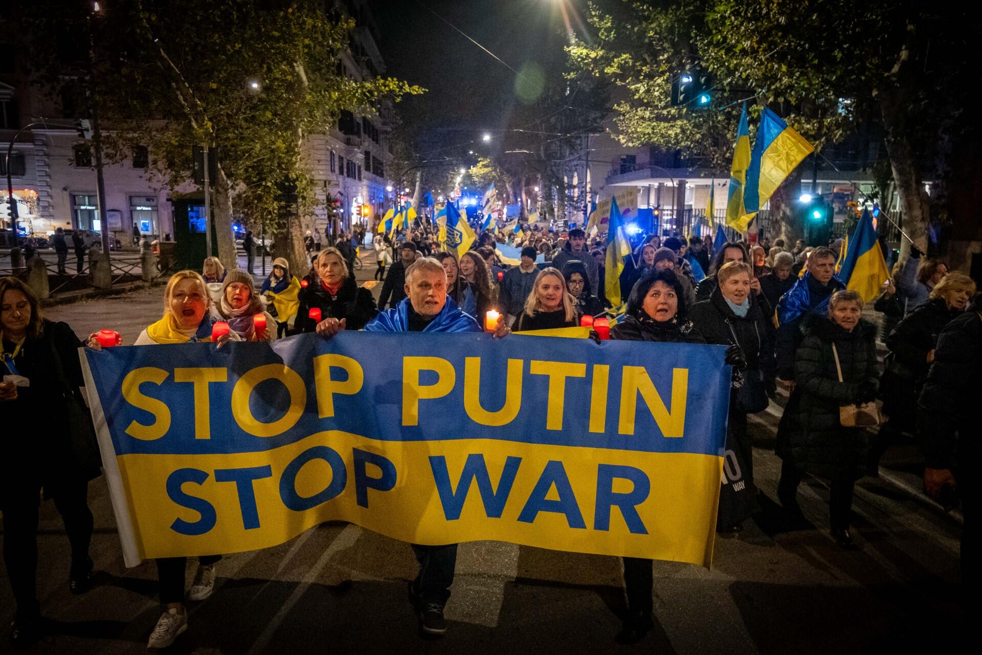 Prognozės: jei Ukraina mobilizuos 1 mln. žmonių ir paims gynybos reikmėms daug milijardų grivinų iš civilinės srities, ji turi šansą laimėti šį karą po metų ar dvejų. Jei nieko nekeis, atsparumo atsargų ji turi pusmečiui.