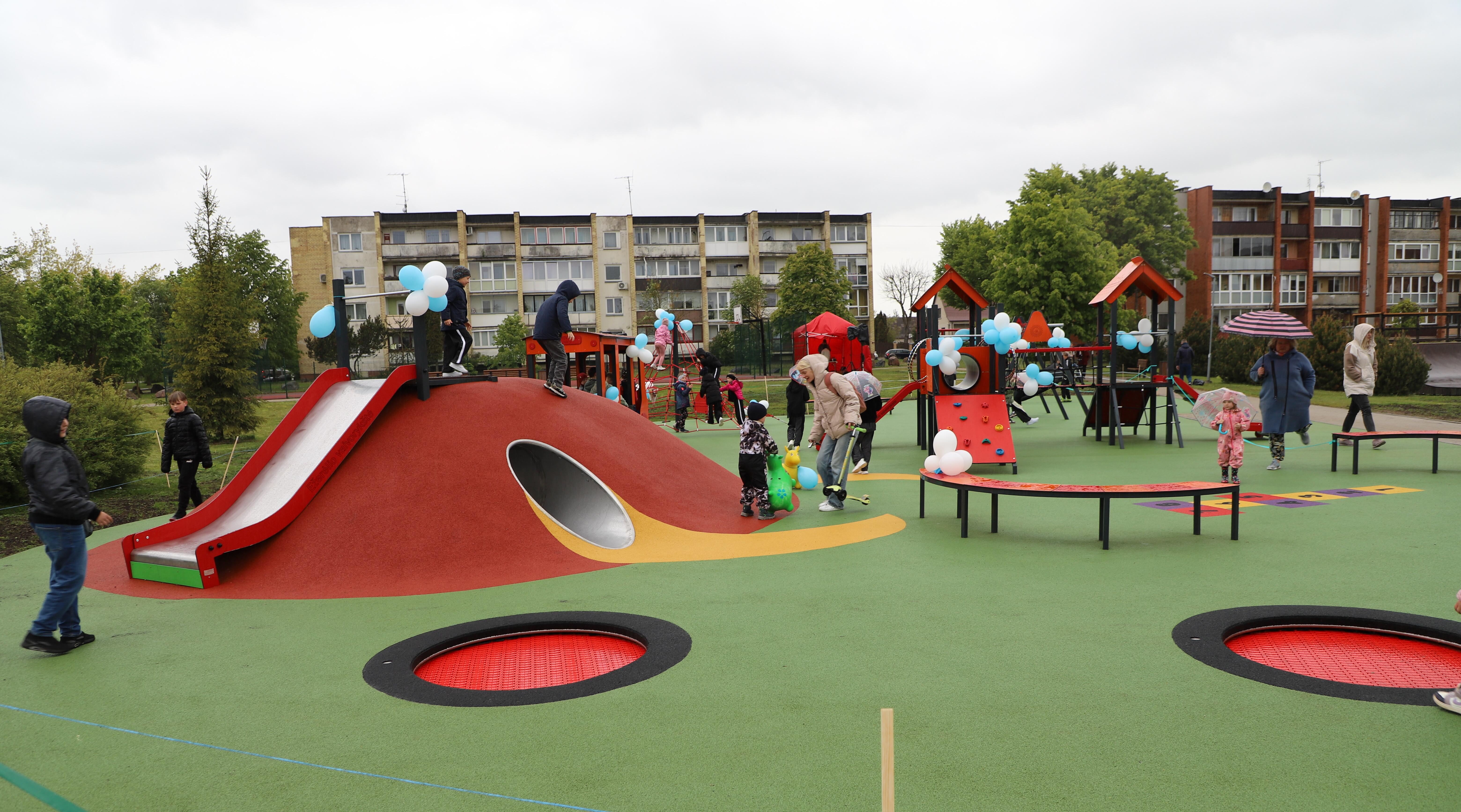 Šūkis: raudondvariečiai skelbia: „Geriausia vieta vaikystei – Raudondvaris!“