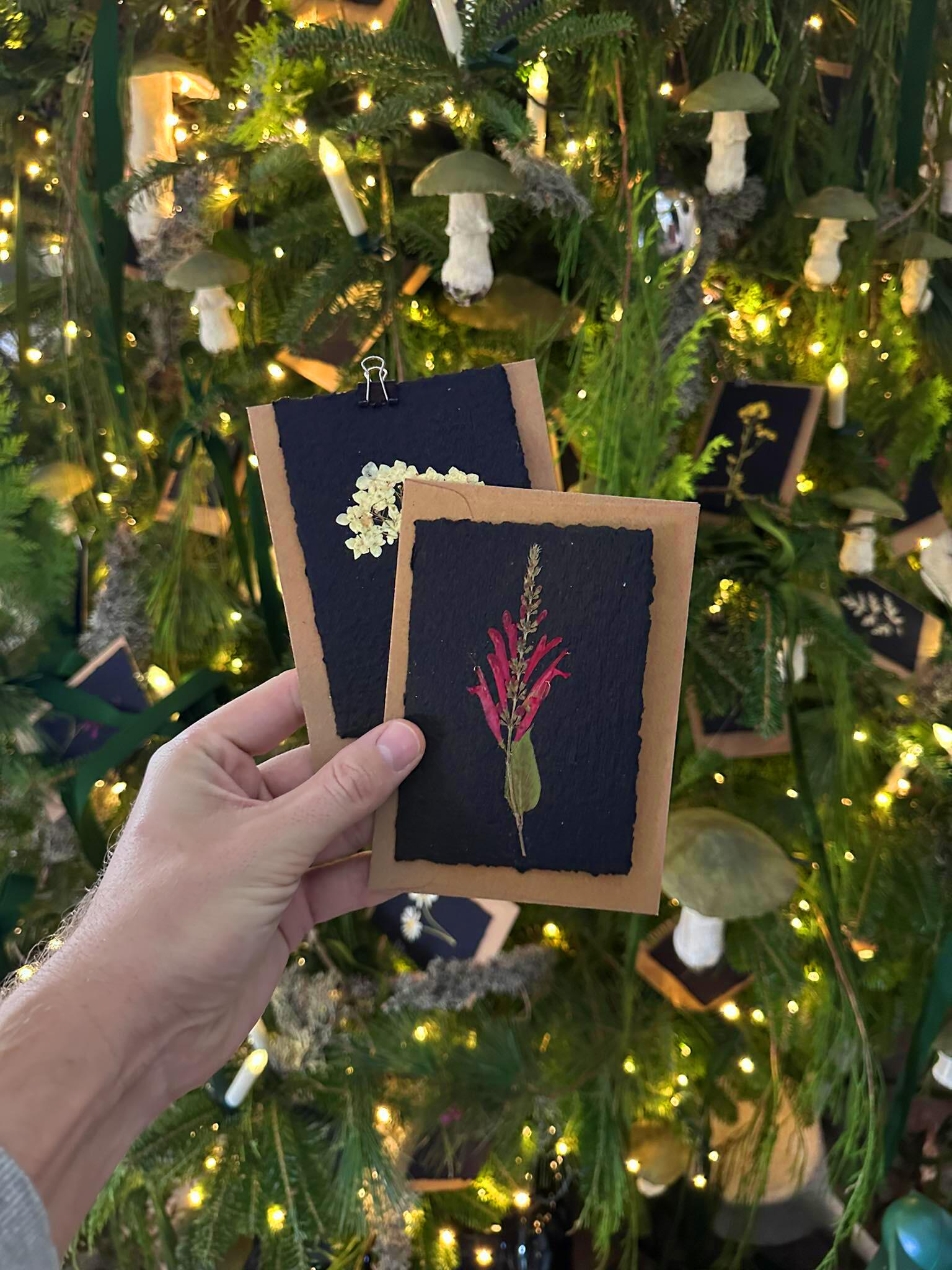 Nuoširdumas: atvirukų, užuot pirkę, irgi galime pagaminti patys. 