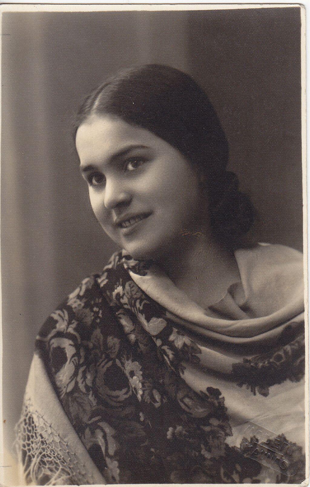 Poetė Salomėja Nėris (1928 m.), žurnale publikavusi savo kūrybą. 