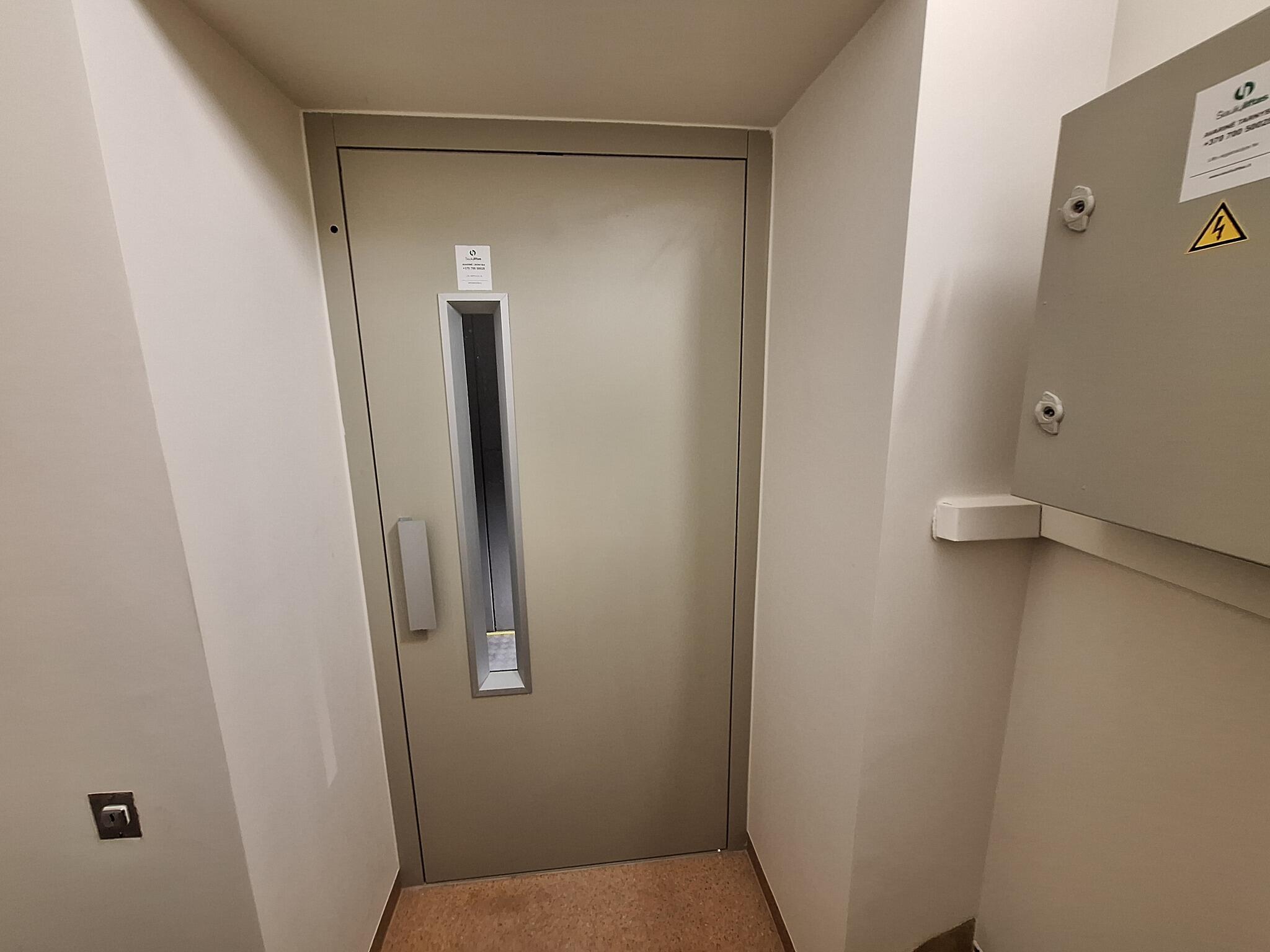 Kartenos mokykloje-daugiafunkciame centre atnaujintas keltuvas vaikams su negalia