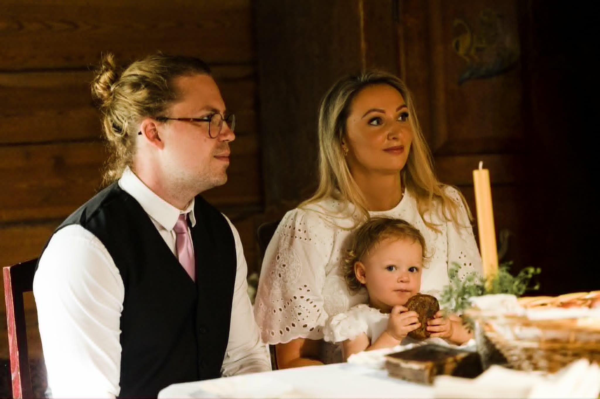 Savas: laimė tėvams – per krikštynas vaikas gauna vardą, ženklą, įvedantį jį į bendruomenę, kuri imasi atsakomybės vaikelį ginti ir globoti.