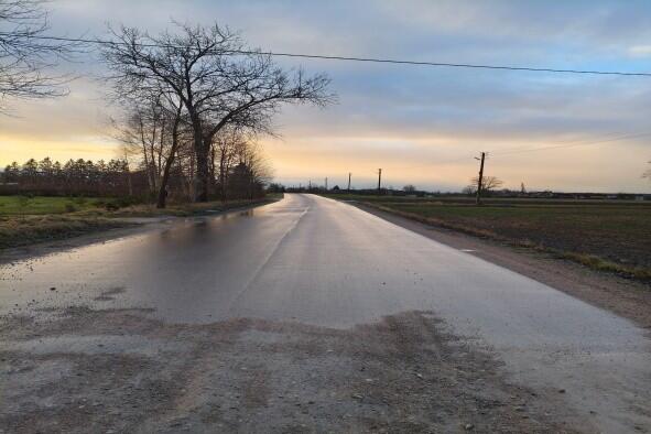Atnaujinta Raguviškių kaimo Raguvos gatvės ruožo asfalto danga.