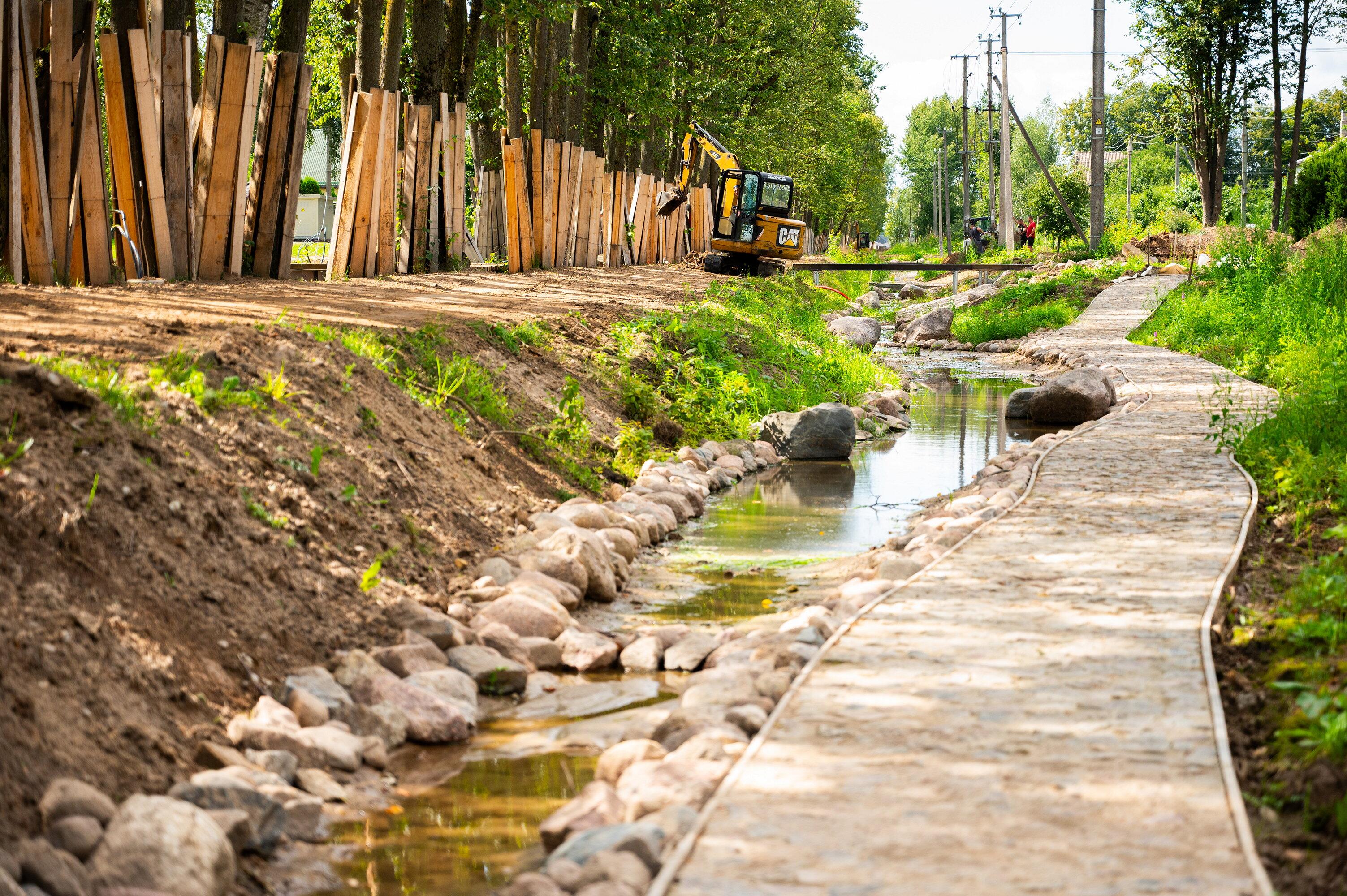 Aleksote esančios Liepų alėjos tvarkymo darbai