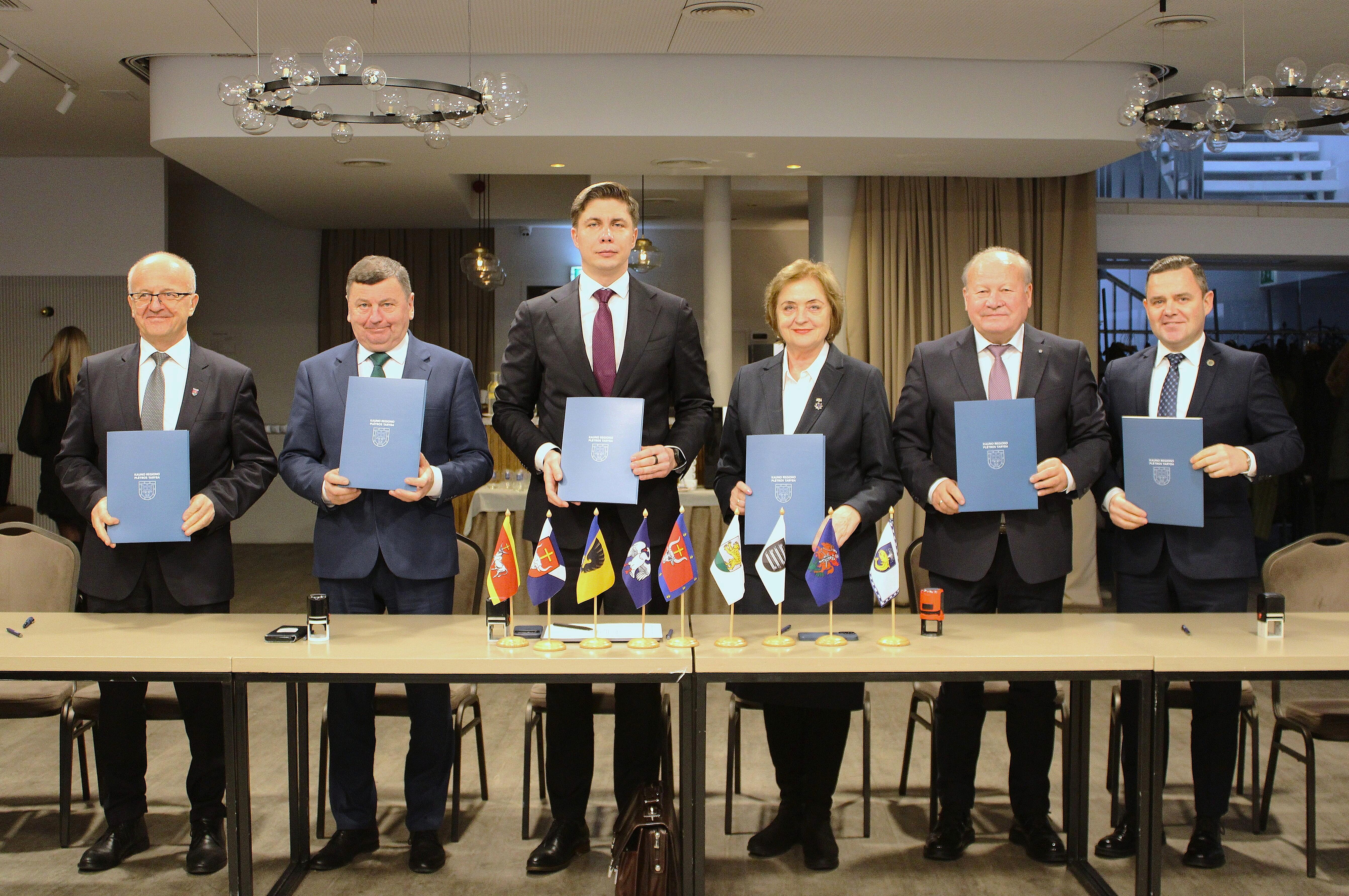 Jungtinės veiklos (partnerystės) sutarties dėl dalies Turizmo informacijos centro funkcijų vykdymo Birštono, Kauno m., Kauno r., Kėdainių r., Kaišiadorių r., Jonavos r., Raseinių r. ir Prienų r. savivaldybėse pasirašymas