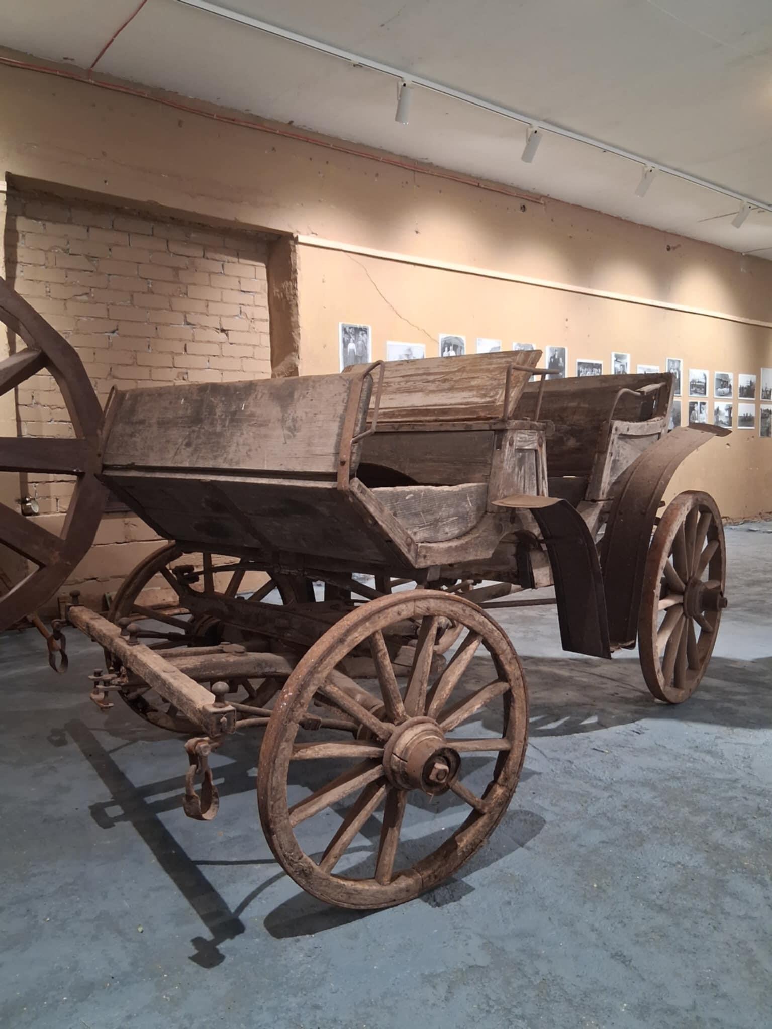 Naujiena: vienas naujausių eksponatų – karieta, kuria per savo vestuves į bažnyčią važiavo dovanojusio žmogaus močiutė.