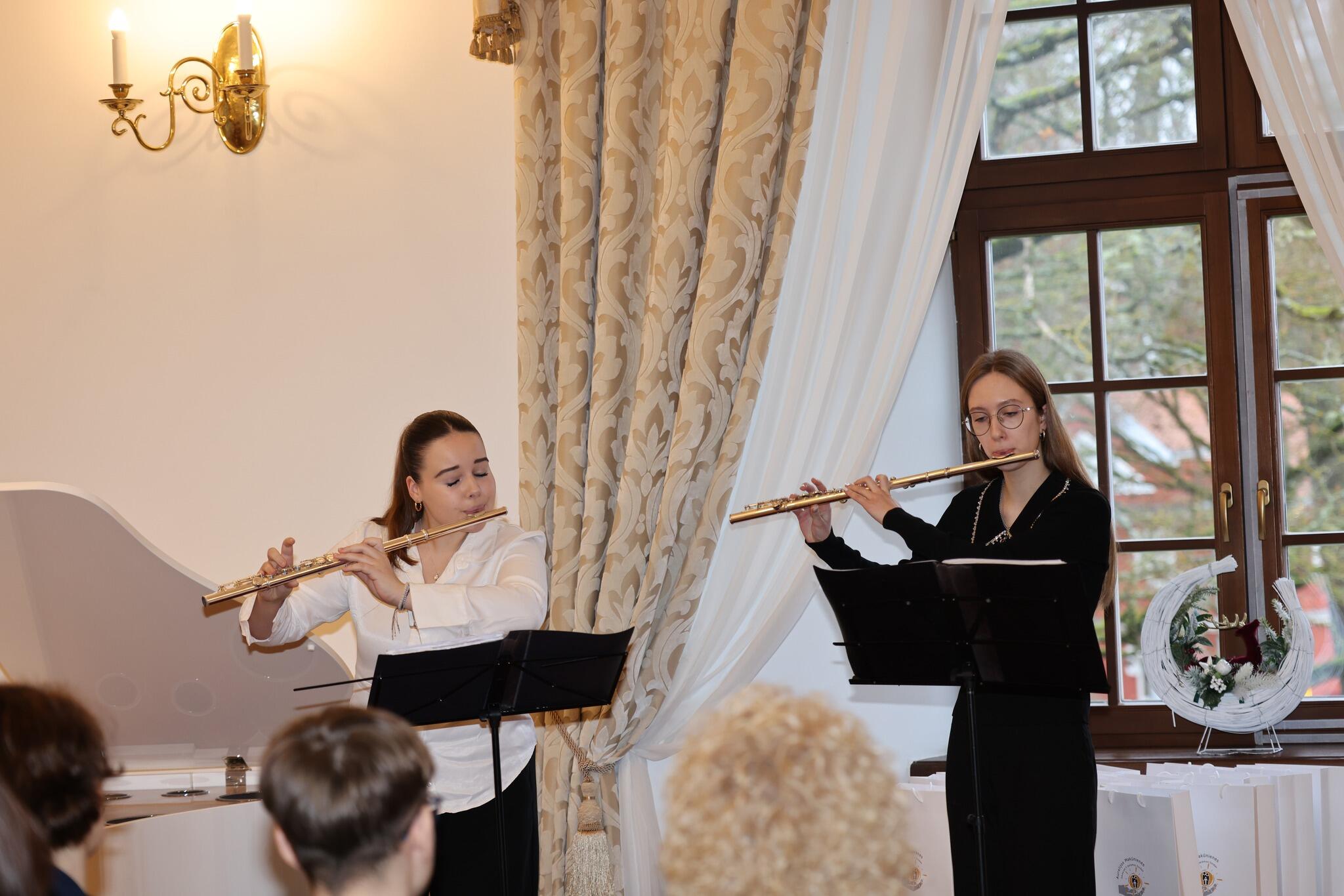 Nuotaika: ceremonijoje skambėjo ir muzikos garsai.