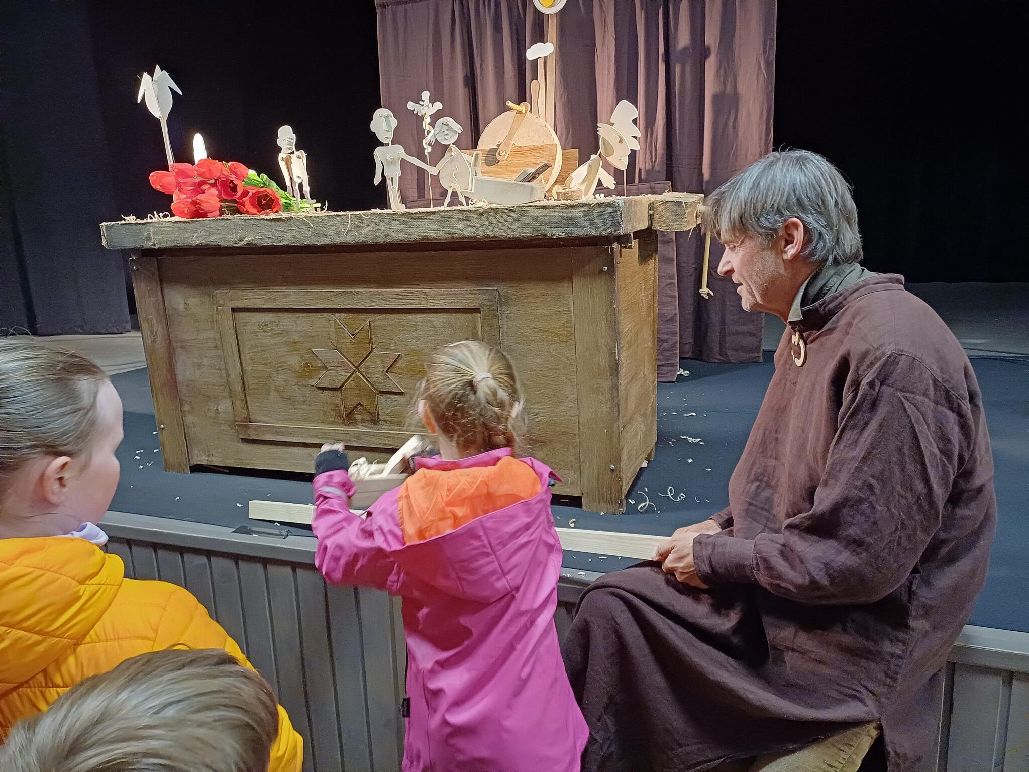 Teatras „Lino lėlės“, „Pasaka apie tris seseris“, Žilinai