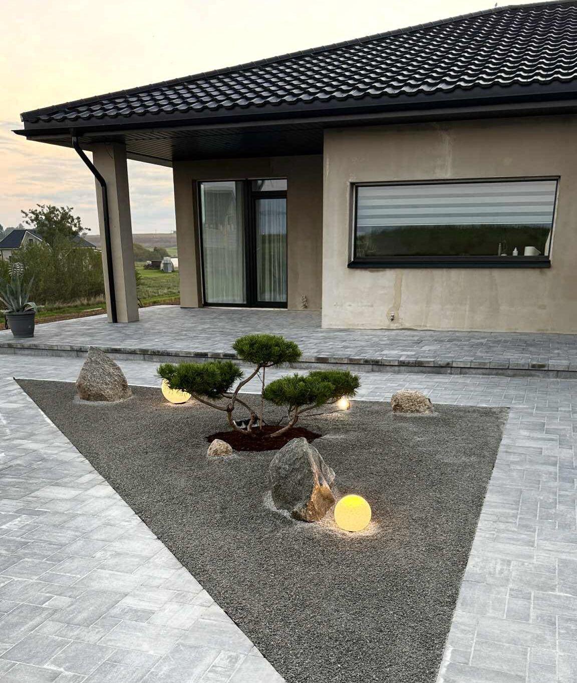 Pritiko: „Visuomet gera, kai ilgus metus puoselėtas ir formuotas tavo augalas nutupia taip, kaip ir įsivaizdavai“, – džiaugiasi klientų atsiųstomis nuotraukomis medelyno šeimininkė.