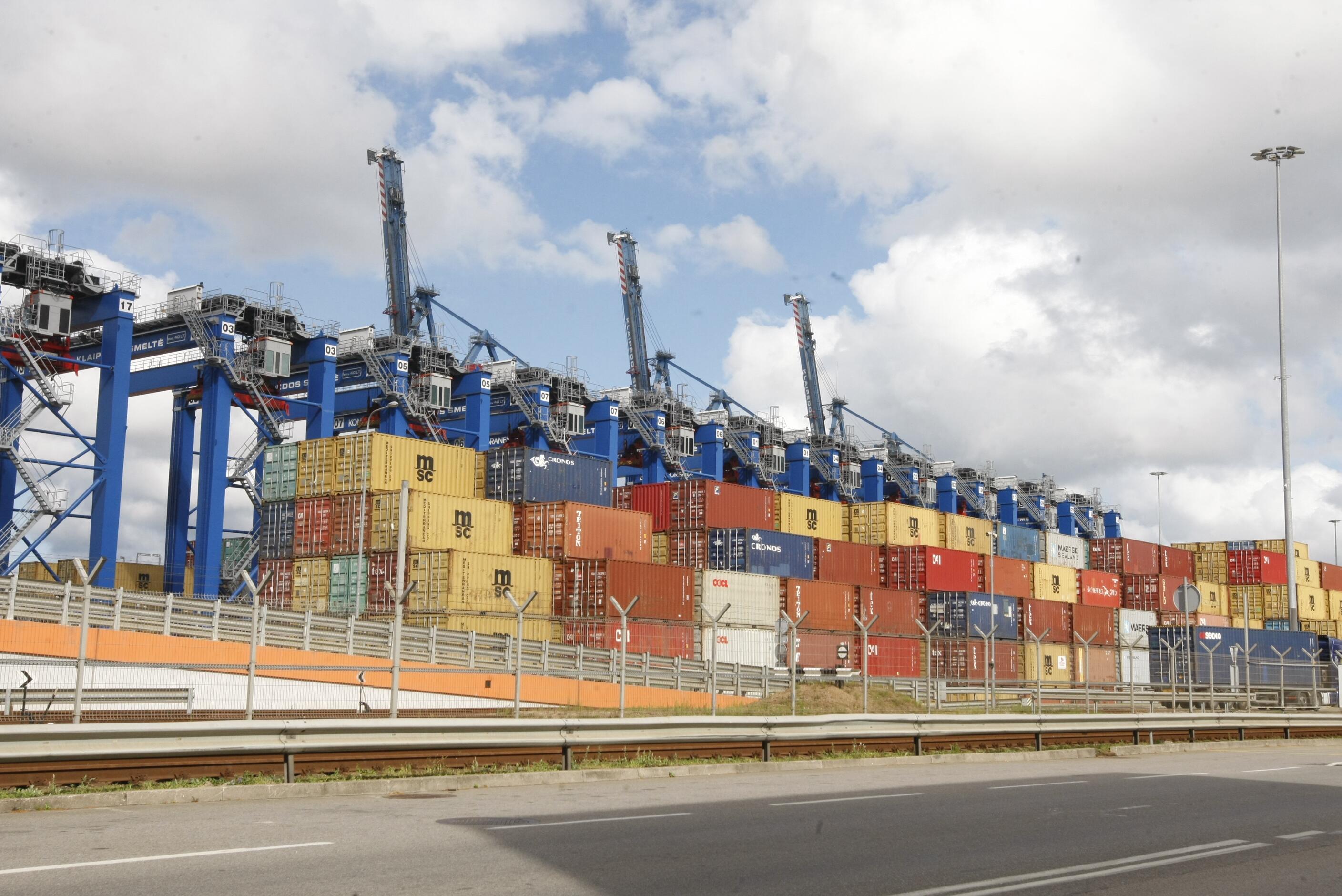 Rezultatai: Klaipėdos jūrų uosto direkcija skelbė, kad pastarojo pusmečio krovos rezultatai viršija pernykščius.