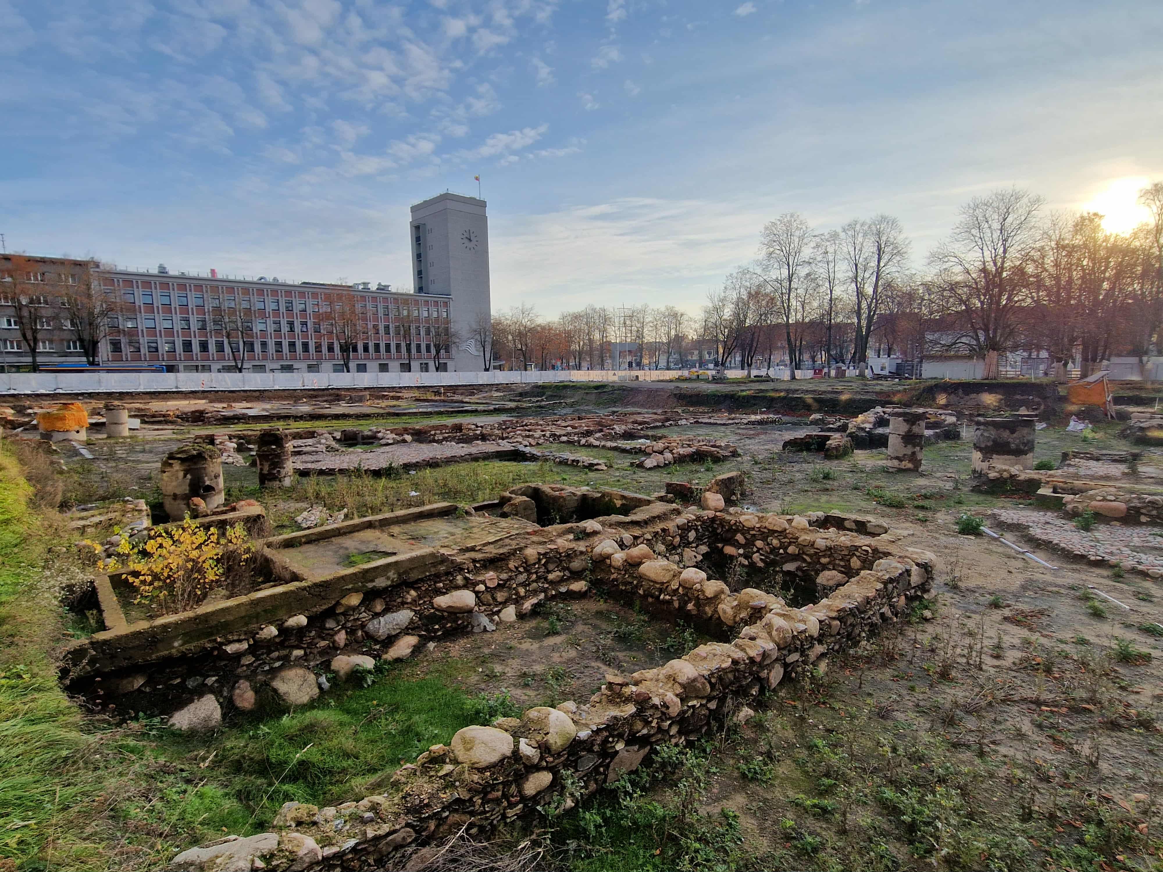 Laukimas: kada pagaliau pajudės darbai Atgimimo aikštėje, priklauso nuo paveldosaugininkų apsisprendimo.