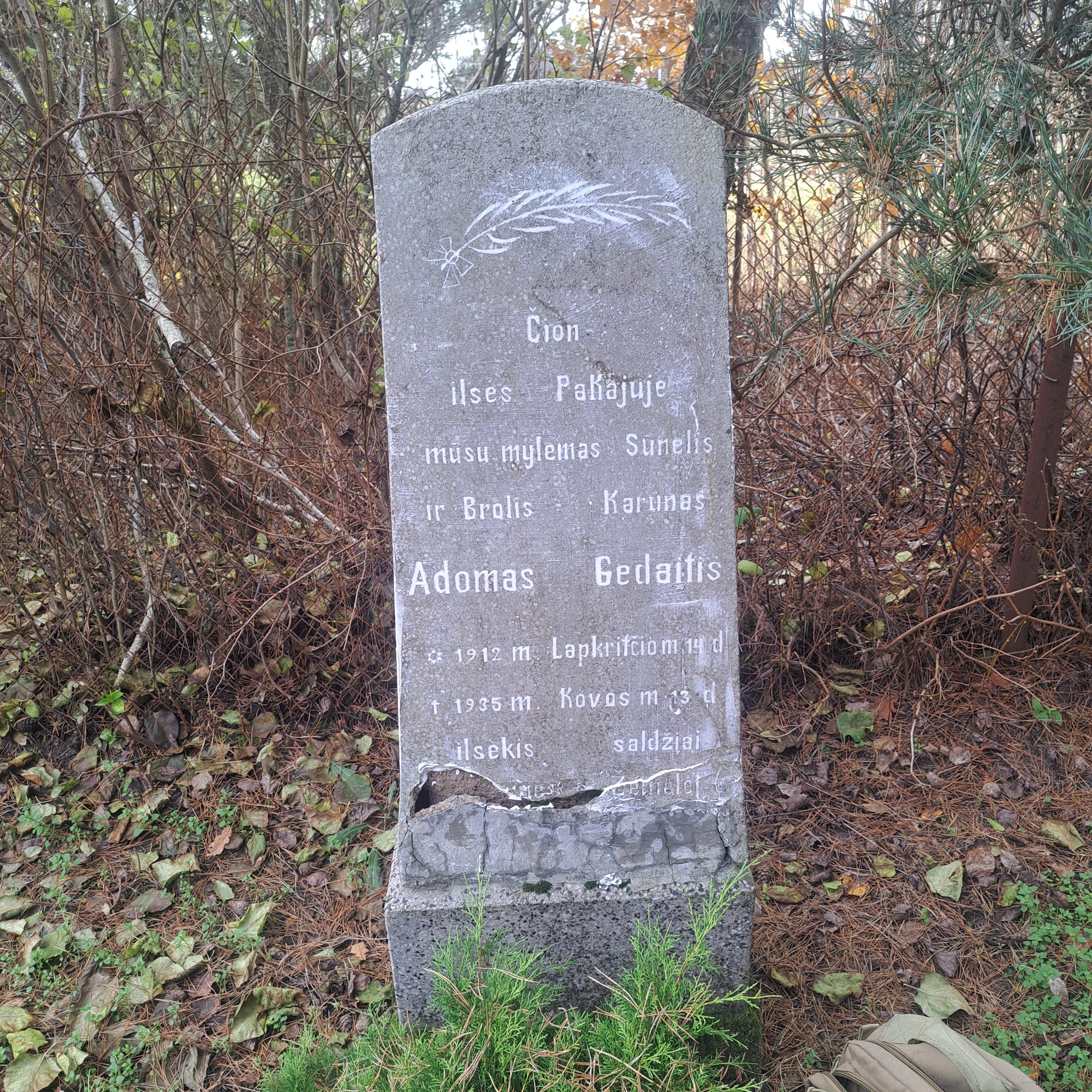 Praeitis: II Svencelės kapinėse dar stovi antkapinis paminklas ant kariūno A. Gedaičio kapo.