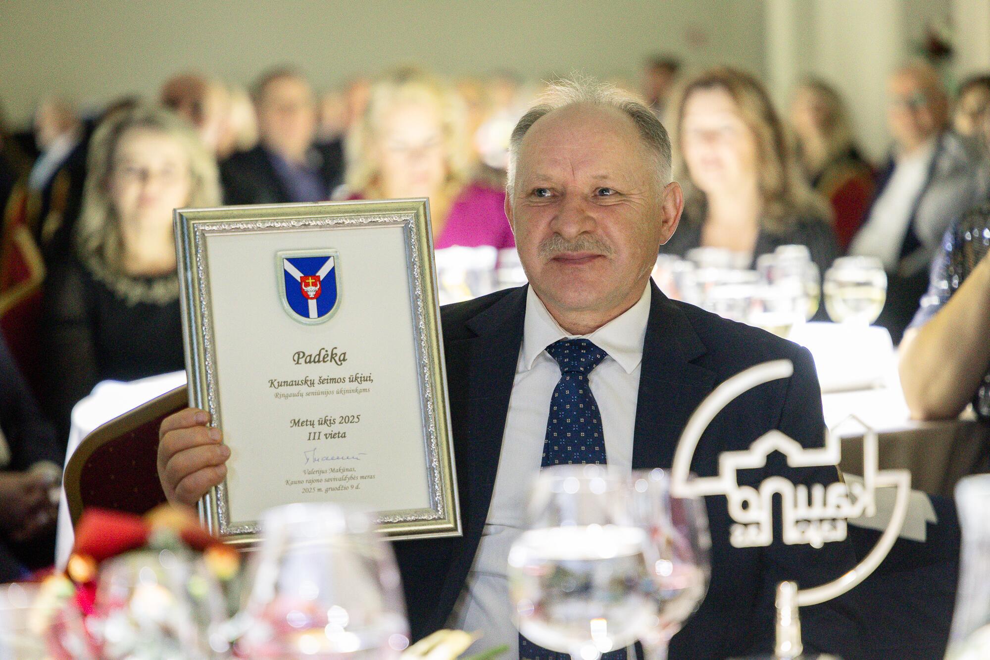 Aprėptis: Kunauskų, kuriems šiemet atiteko III vieta, šeimos ūkis šviežiomis daržovėmis aprūpina ne tik vietos bendruomenę.