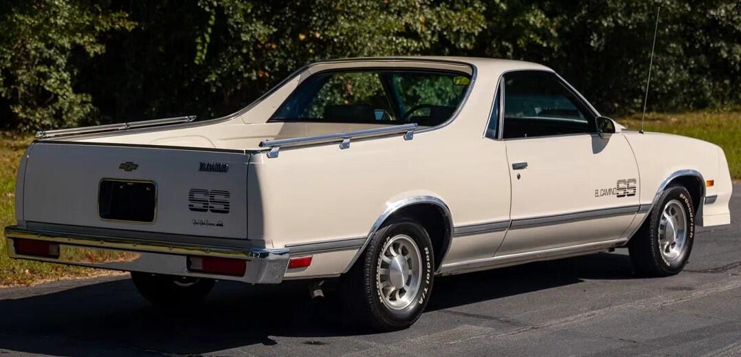 Odometras: 1959-ųjų „Chevrolet El Camino“ yra nuriedėjęs vos 10,5 tūkst. km.