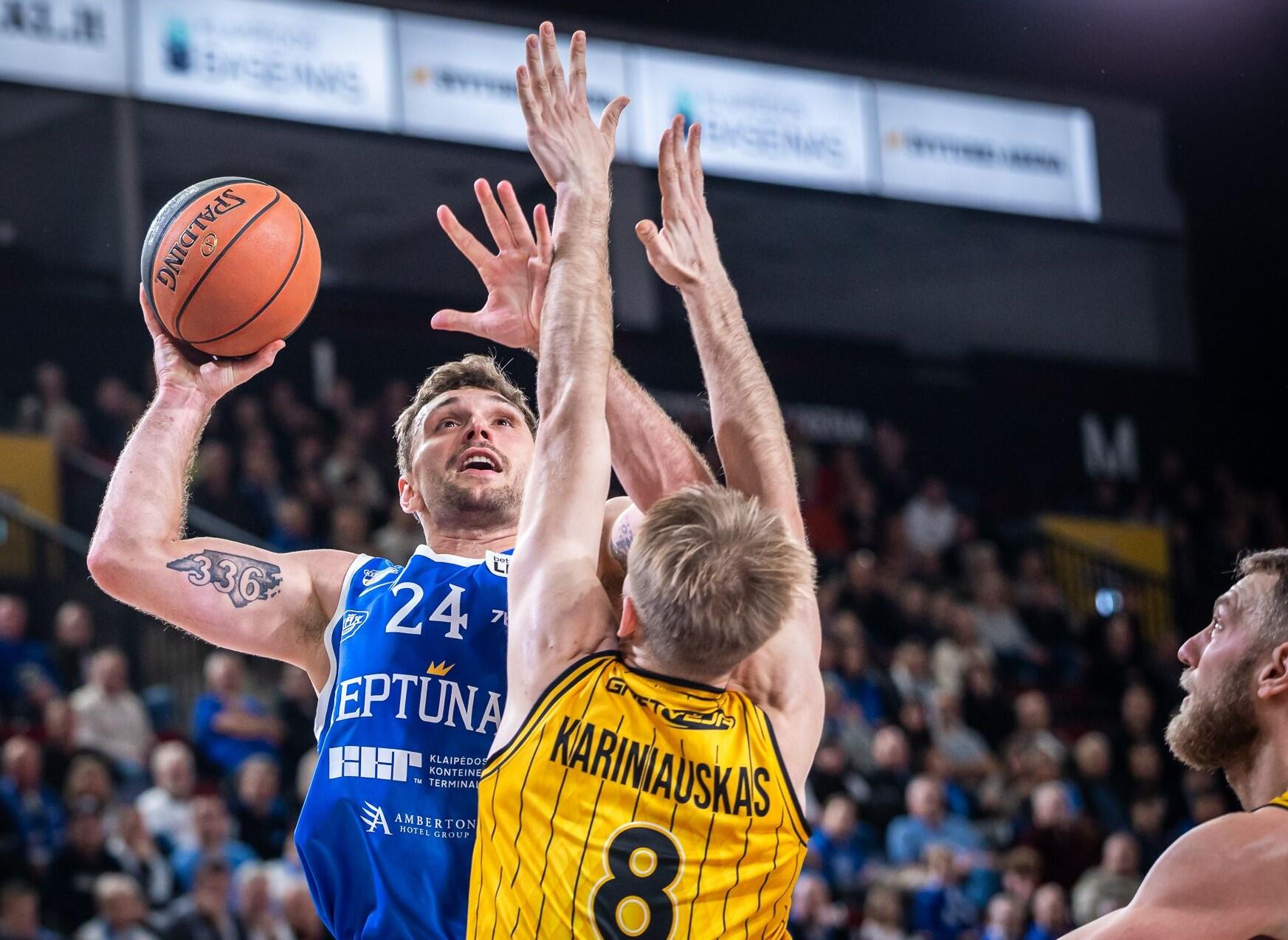 Nesėkmė: Z. Watermano (su kamuoliu) svaraus indėlio nepakako, kad „Neptūnas“ įveiktų „Šiaulius“.