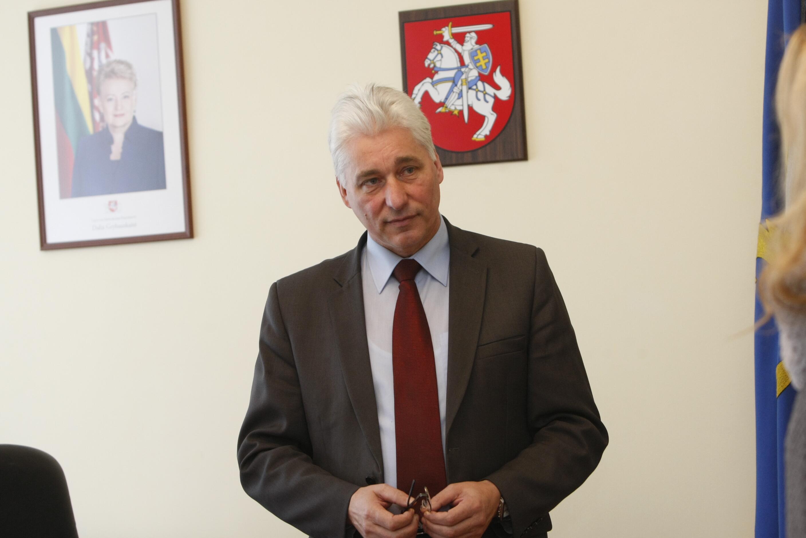 Galvosūkis: Rietavo merui A. Černeckiui nelabai patiko, kad miestelyje V. Lekstutis Žemaitis rengia diskotekas.