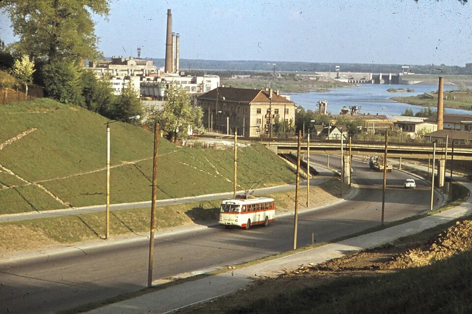 Kaunas: K. Baršausko gatvė ties geležinkelio viaduku. 1971 m.