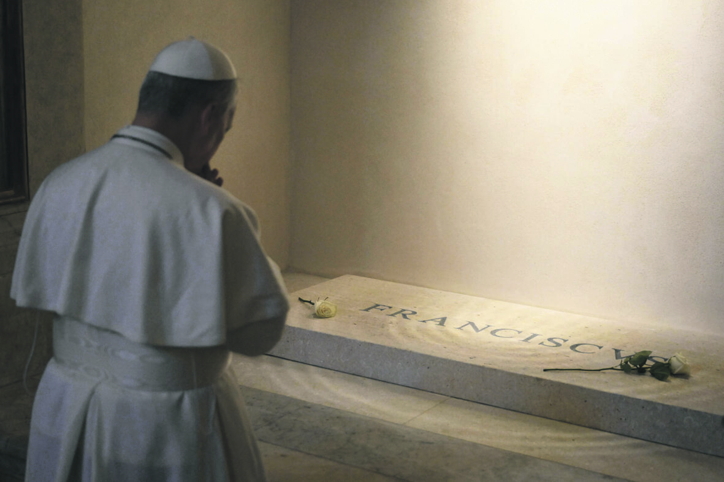 Pirmasis: gegužės 8 d. konklava naujuoju Katalikų bažnyčios vadovu pirmą kartą išrinko amerikietį – arkivyskupą iš Čikagos Robertą Francisą Prevostą. Balandžio 21-ąją mirusio pirmtako popiežiaus Pranciškaus įpėdinis pasirinko Leono XIV vardą.