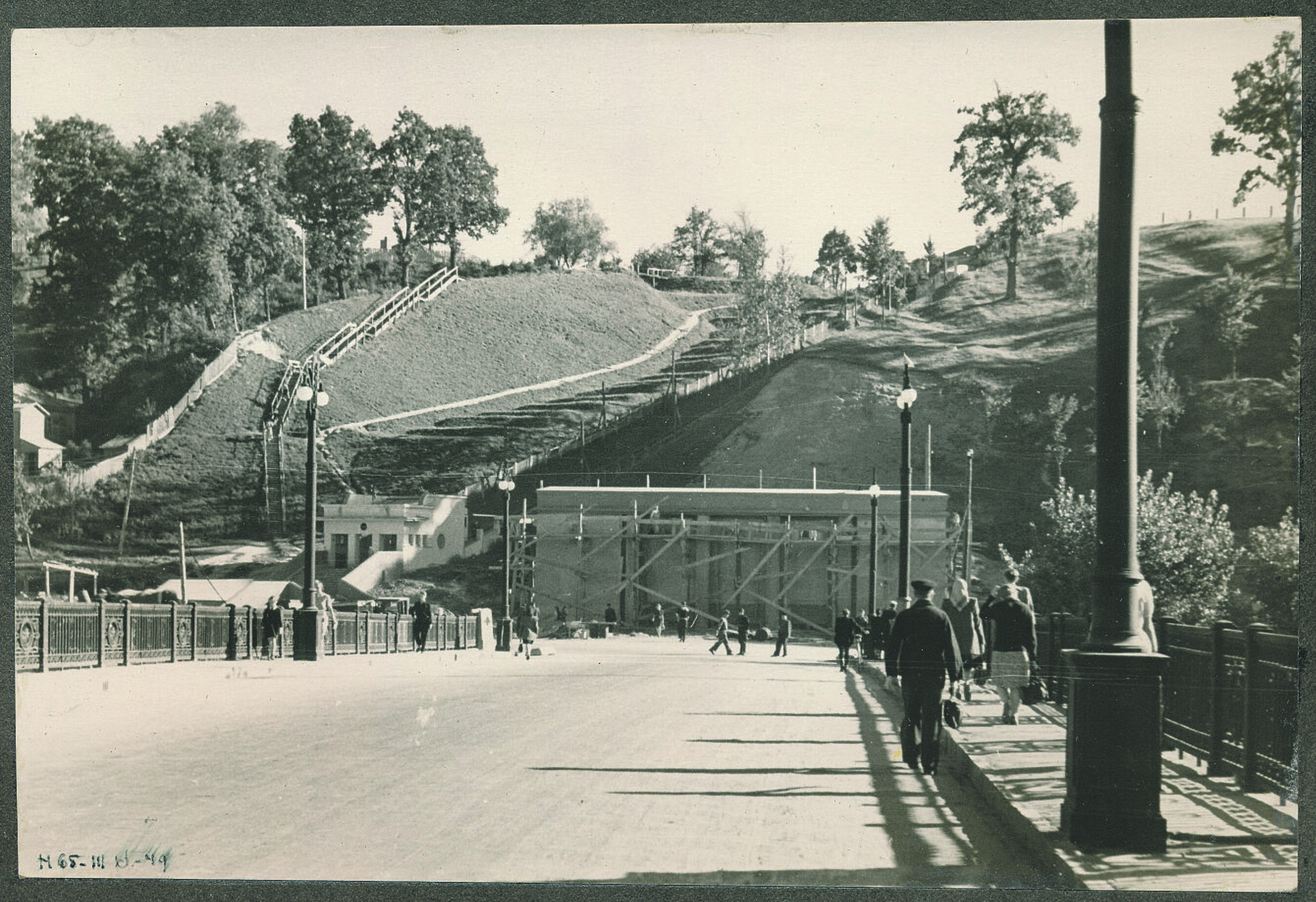 KMM GEK 33196. Fotografija iš albumo. Albume įklijuotos 247 juodai baltos nuotraukos.  