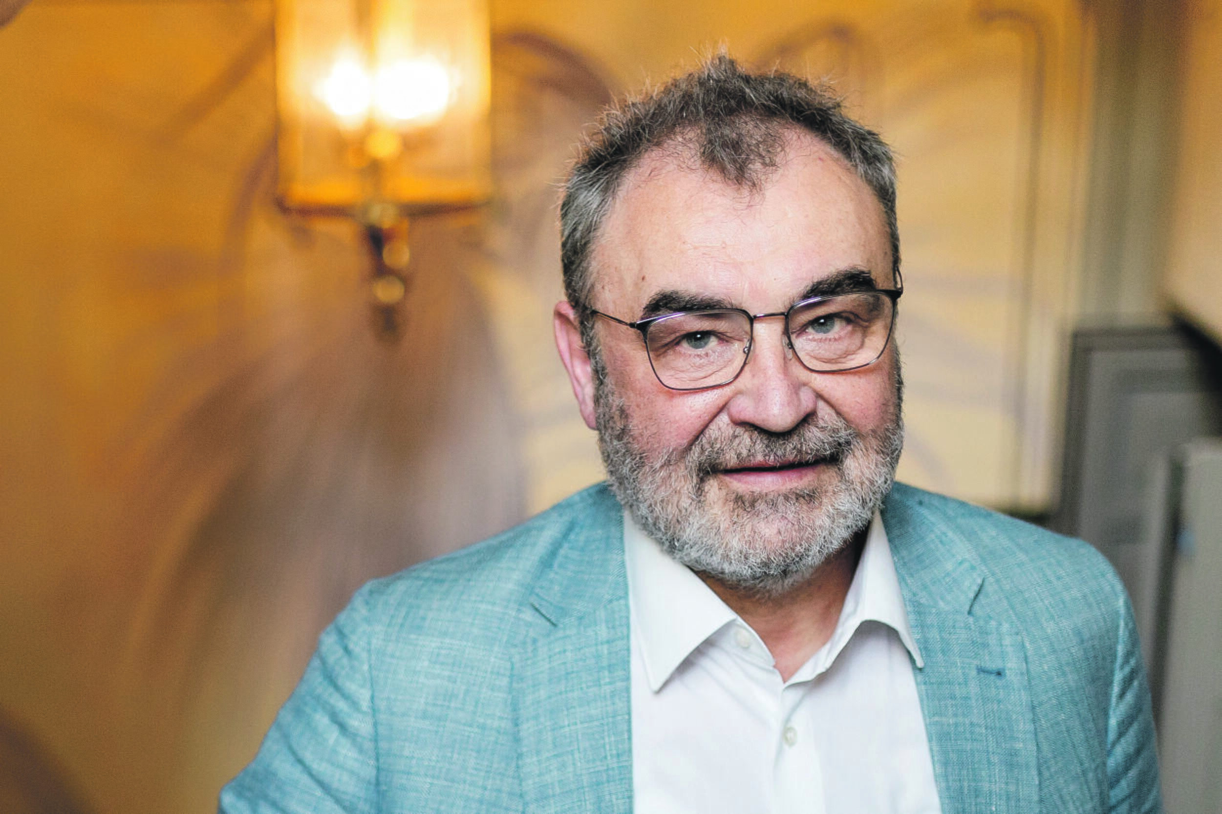 Pavojus: LRT žurnalistai reikalauja, kad atsistatydintų LRT taryba. Tačiau, primena E. Kūris, tada ją iš naujo formuos šis Seimas pagal tą patį modelį. Ar labai nustebtume, jei būtų paskirta visokių ignotų adomavičių?