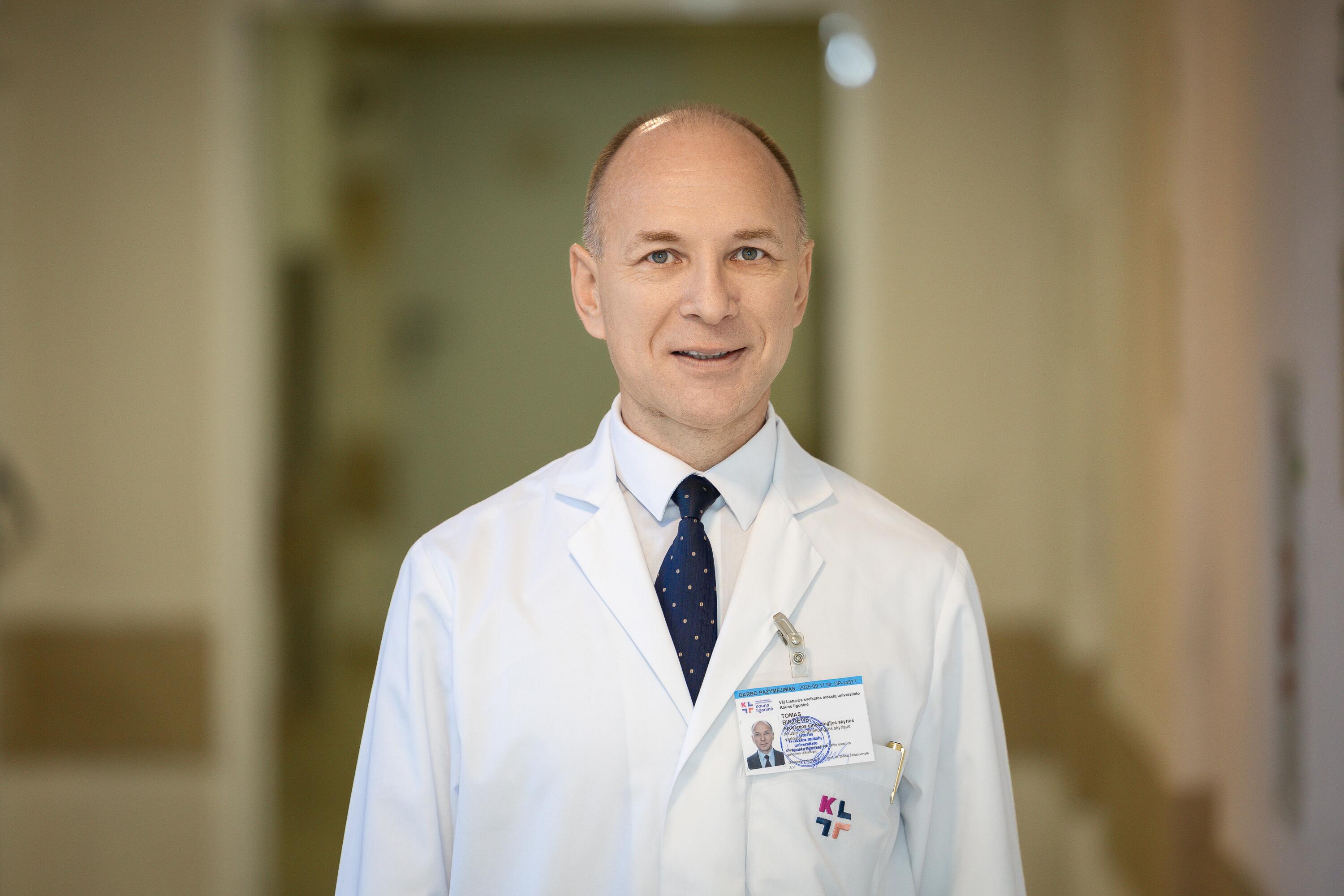 Visapusiškumas: doc. dr. T.  Biržietis, LSMU Kauno ligoninės Akušerijos ginekologijos skyriaus vadovas, sako, kad Akušerijos ginekologijos skyriaus profesionalai pacientėmis rūpinasi tiek planuojant šeimos pagausėjimą, tiek gimdymo metu ir po jo.