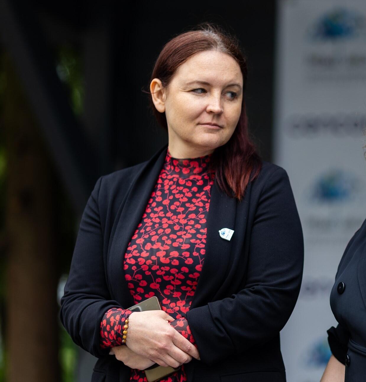 Centras: B. Ve­se­lie­nė, pa­ti au­gi­nan­ti au­tis­tiš­ką sū­nų, pa­de­da ir kitoms šei­moms.