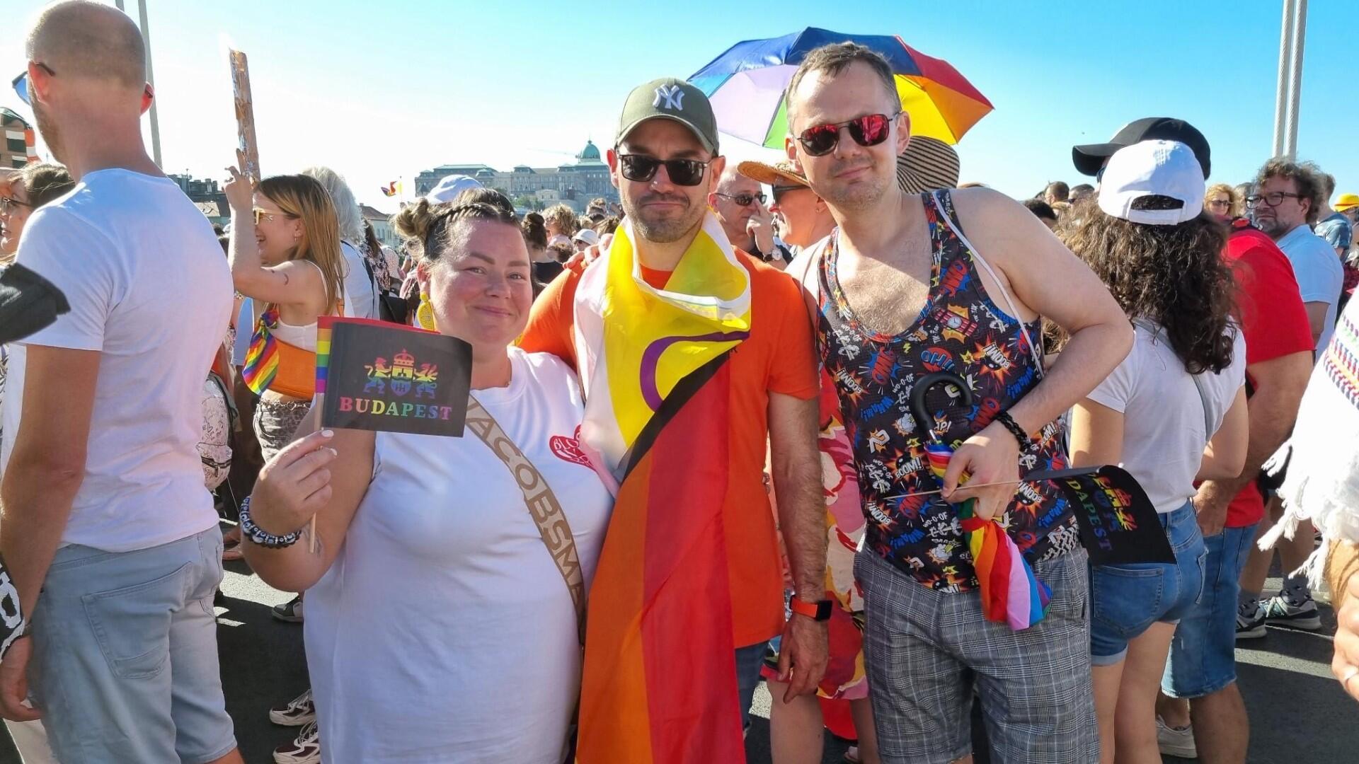Sąlygos: Martynas ir Marius prisipažįsta, kad tikrai laisvi viešoje vietoje Lietuvoje jie gali jaustis tik per tradicinius „Baltic Pride“ festivalius, panašiose šventėse jie dalyvauja ir užsienyje.