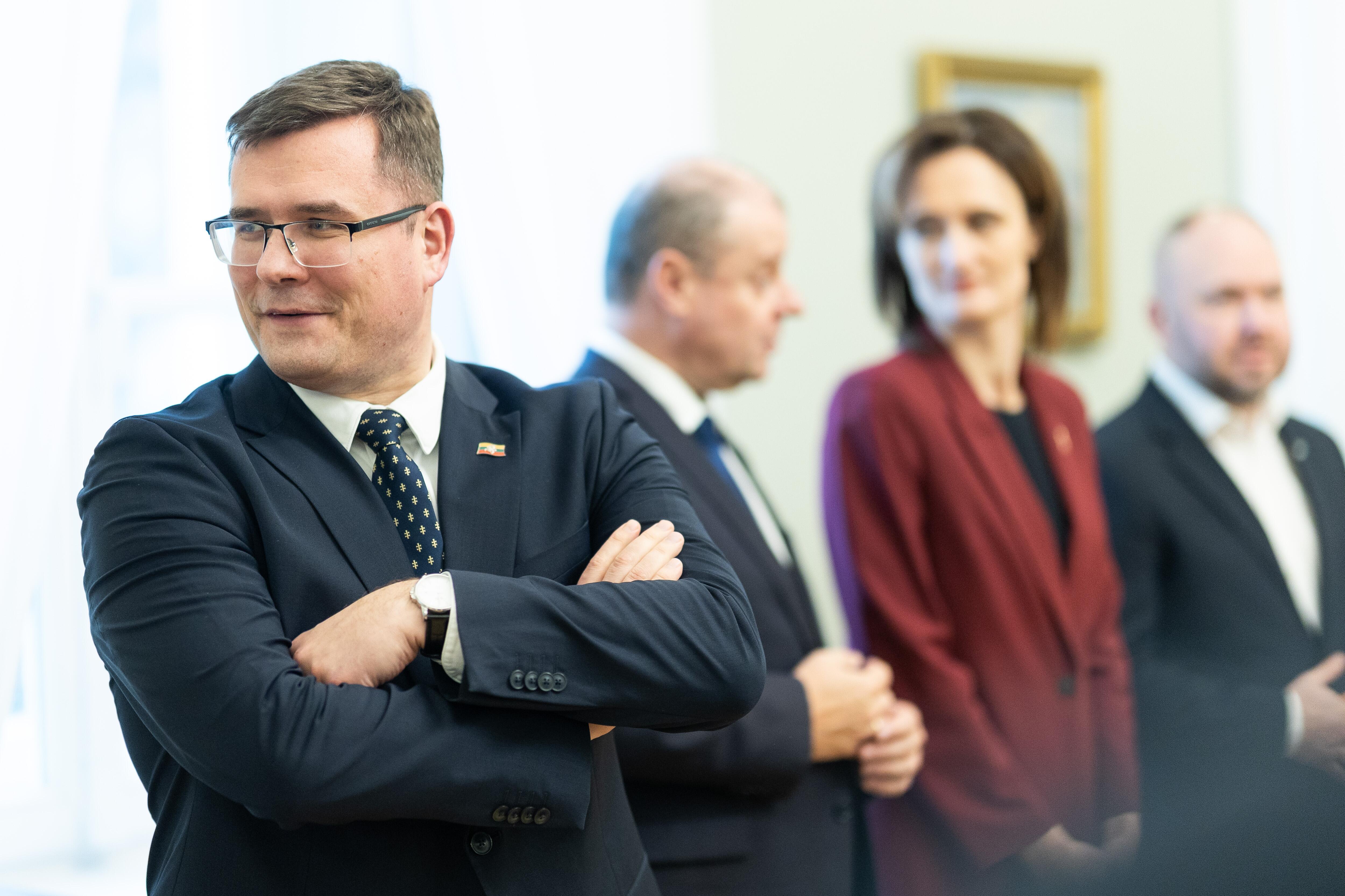 Klausimas: matant, kaip nesiseka dabartiniams valdantiesiems, turbūt bet kuri pagrindinė opozicinė partija reitinge būtų pirma. Tad pamatuoti, ar čia yra L. Kasčiūno efektas, sunku.