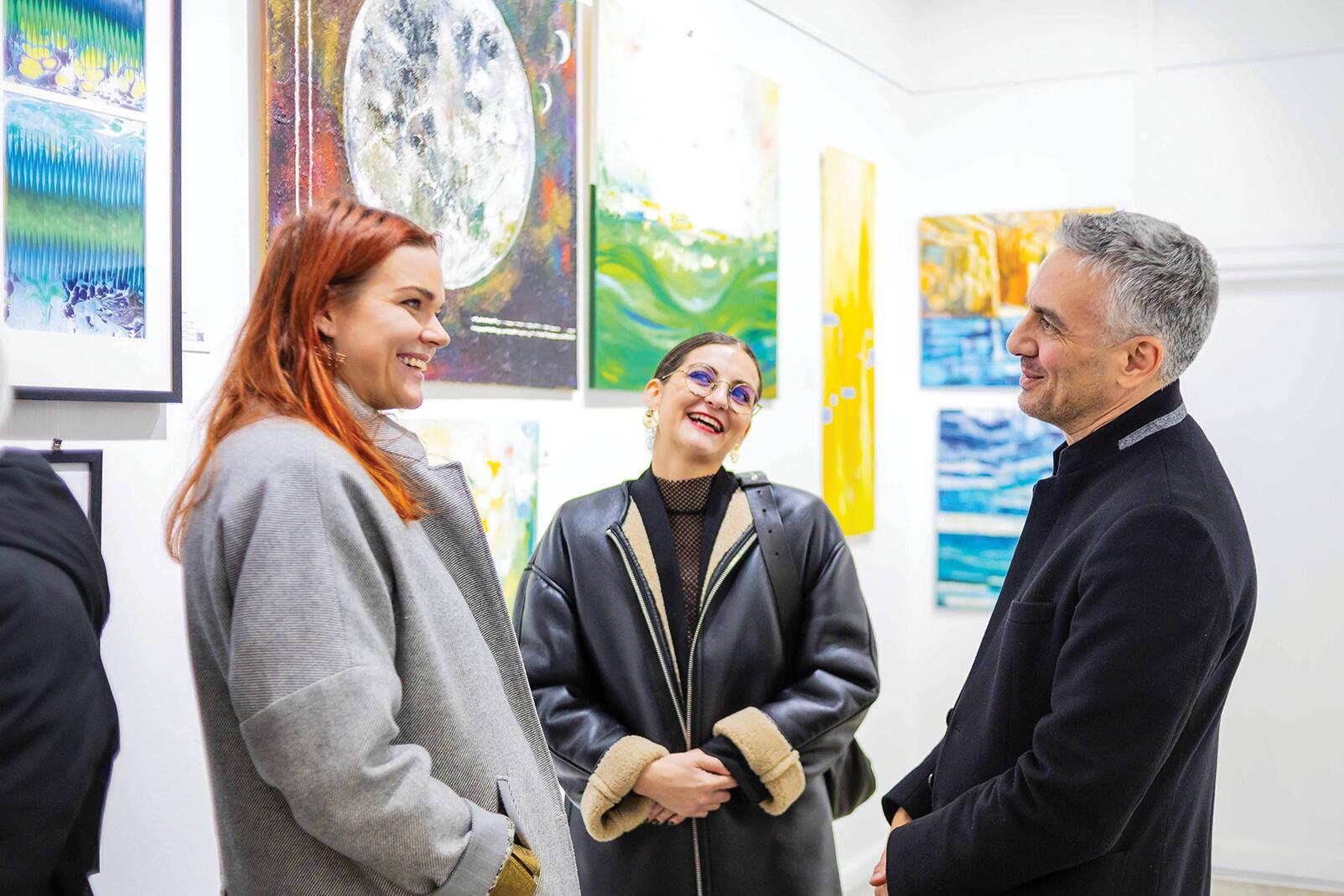 Kolegos: A. Jucevičiūtė, Kristina Bliznec, „It’s liquid“ įkūrėjas architektas Luca Gucci tarptautinėje šiuolaikinio meno parodoje Romoje.