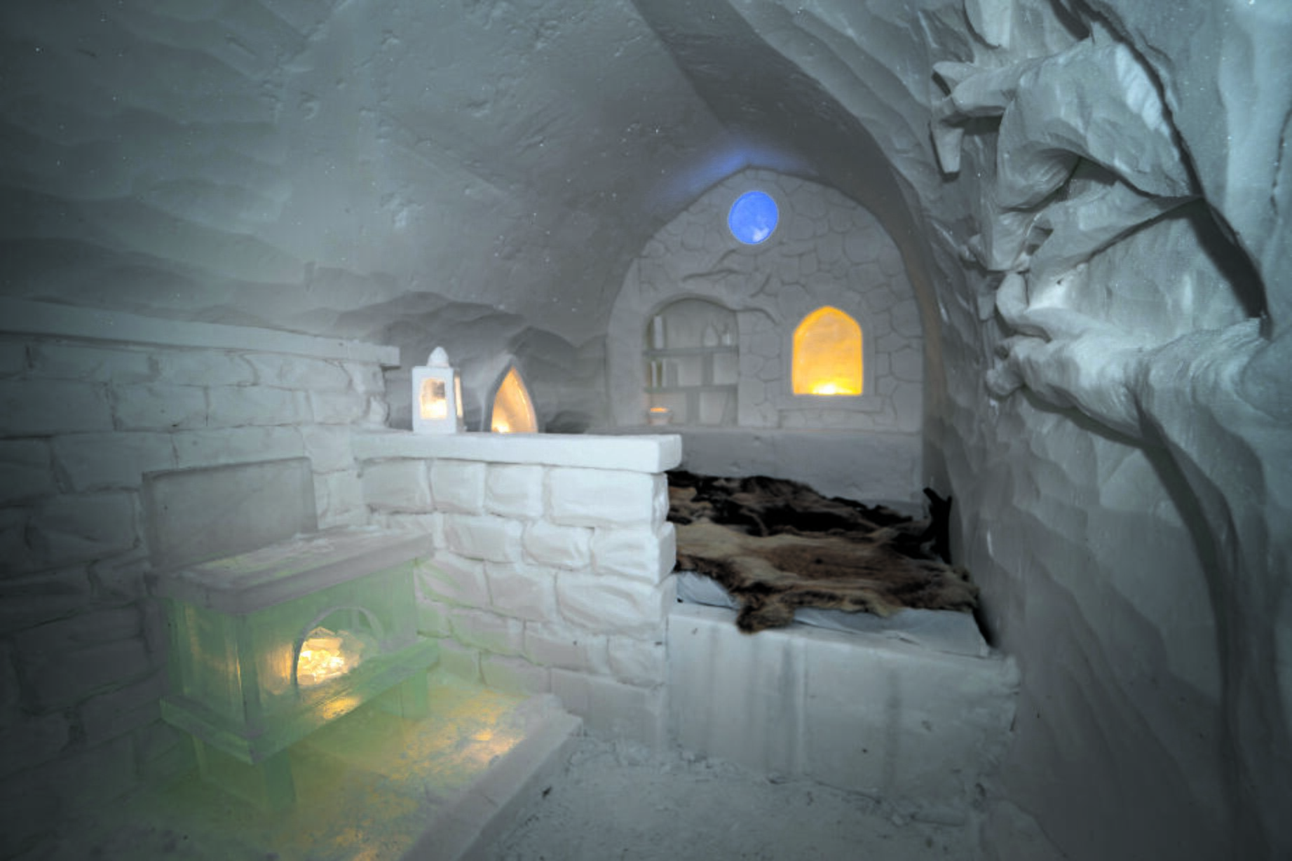 Galimybė: nors viduje laikosi minusinė temperatūra, kambariai pritaikyti nakvynei.