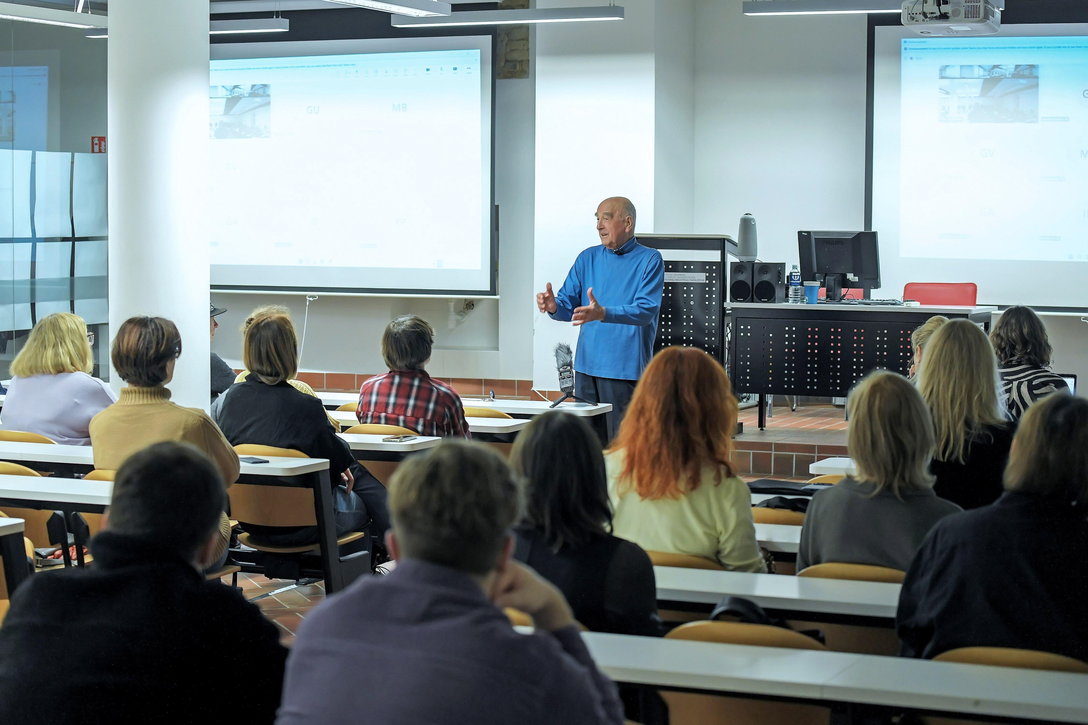 Dėstytojas: Ohajo universiteto profesorius dr. A. Mickūnas kone kasmet atvyksta dėstyti VILNIUS TECH Kūrybinių industrijų fakulteto studentams ir vesti kitas paskaitas.