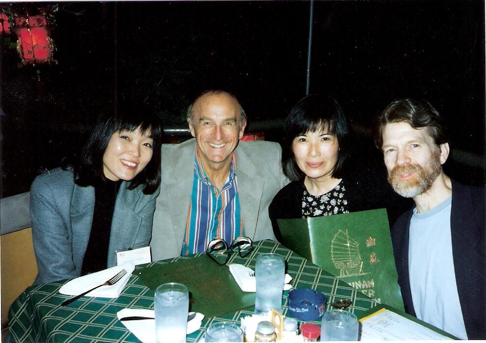 Jungtis: „Kai pripažįstame, kad esame tokie patys, nepaisant odos spalvos, kalbos ir kitų skirtumų, susikalbėti tampa lengva“, – sako į daugybę šalių dalytis savo žiniomis, patirtimi ir išmintimi keliaujantis prof. A. Mickūnas.