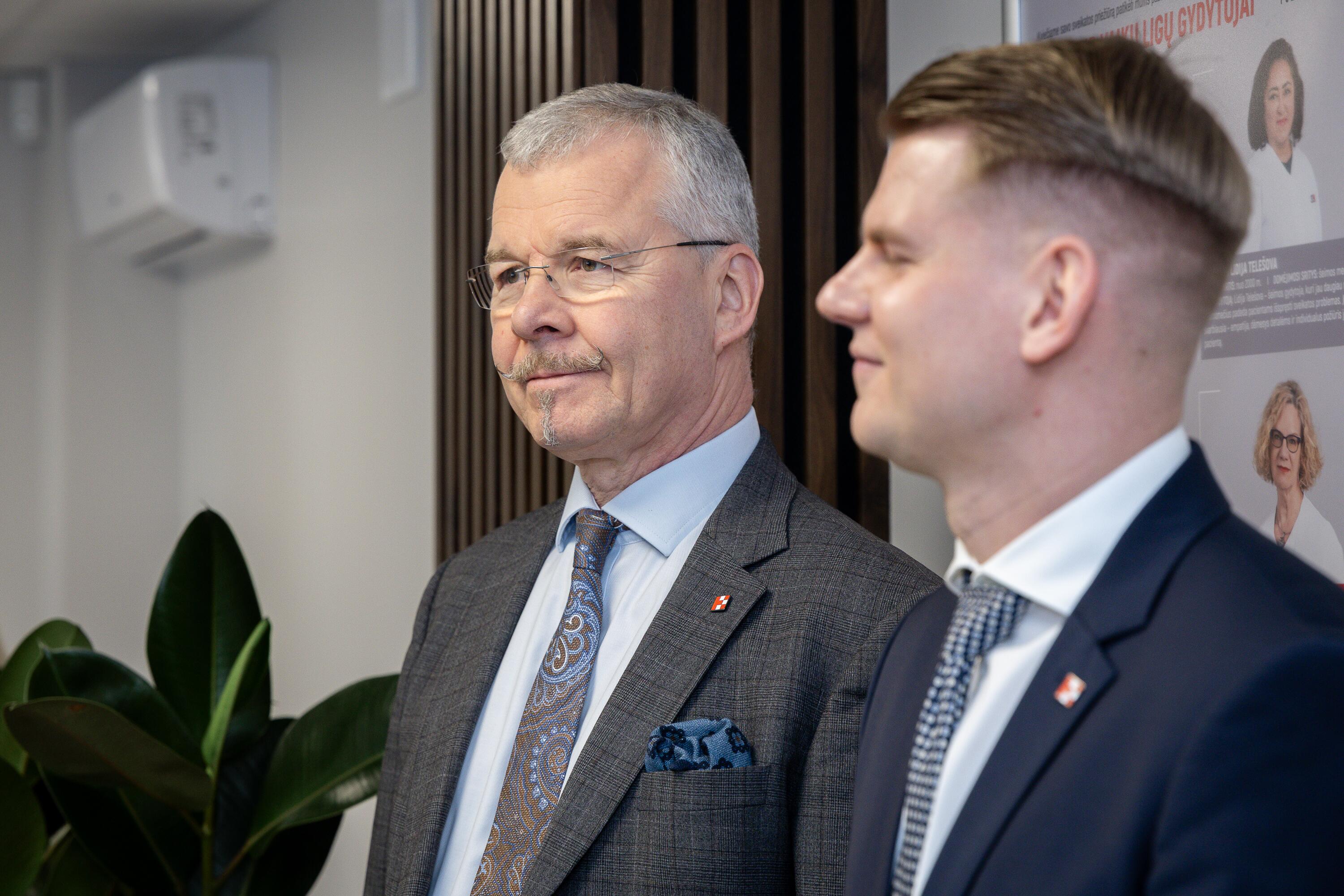 Pirmas iš kairės: Kauno miesto poliklinikos direktorius Paulius Kibiša