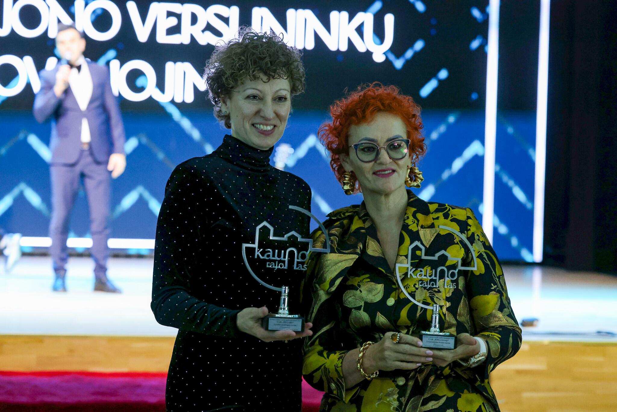 Verslininkės: tinklo „Kika“ savininkė Janita Januškauskaitė-Plungė (dešinėje) ir bendrovės „HI-LABS“ direktorė Lolita Boreikienė.