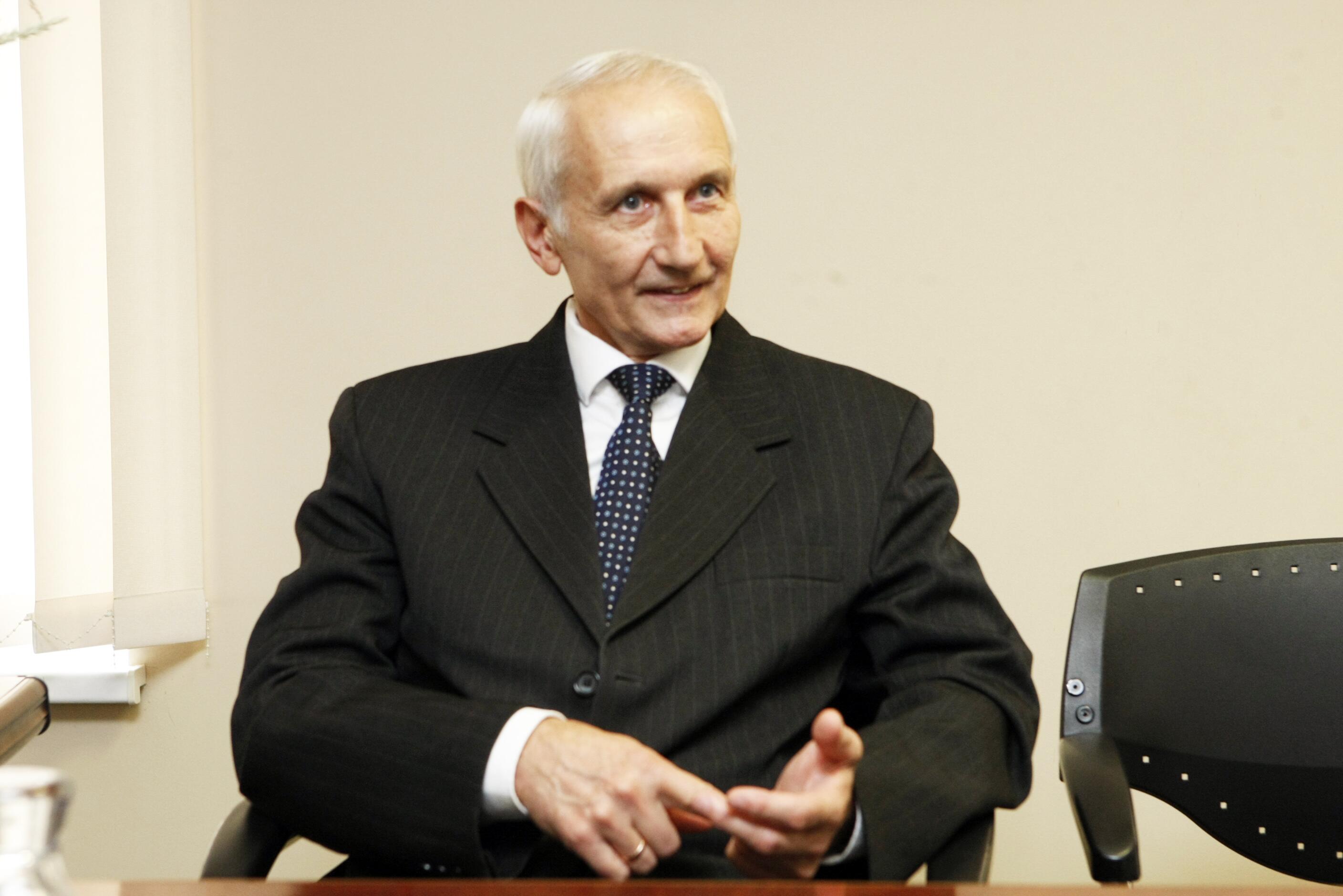 Įžvalga: R. Grigaliūnas stebėjosi, kad miesto įmonei kilo mintis deginti mazutą, nes tai nebyloja apie rūpestį klaipėdiečių sveikata.