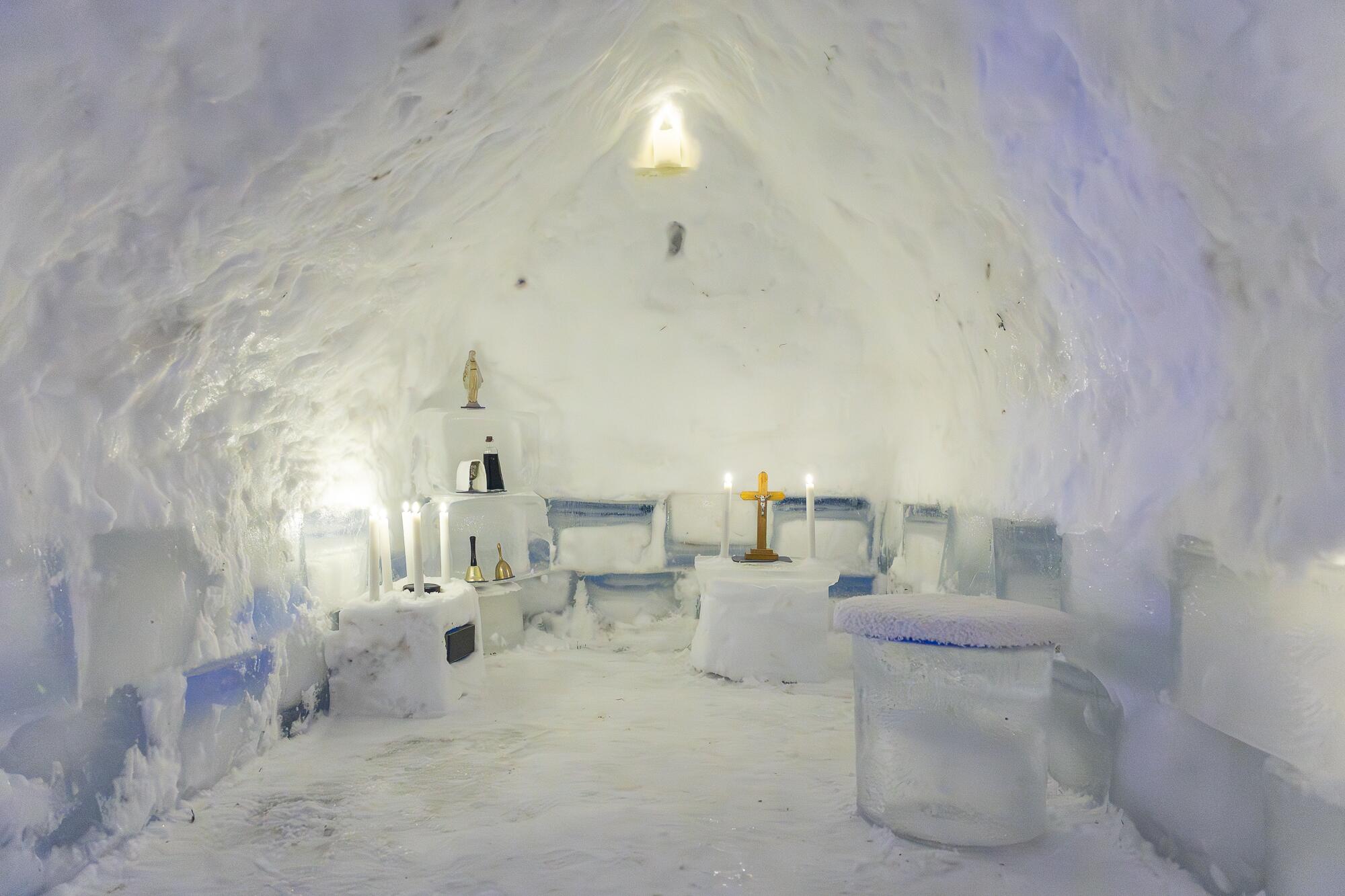 Ramybė: rekordinio susidomėjimo sulaukusios bažnyčios erdvė skirta pabūti su savimi, mintyse pasimelsti arba pasinerti į ramios muzikos garsus.