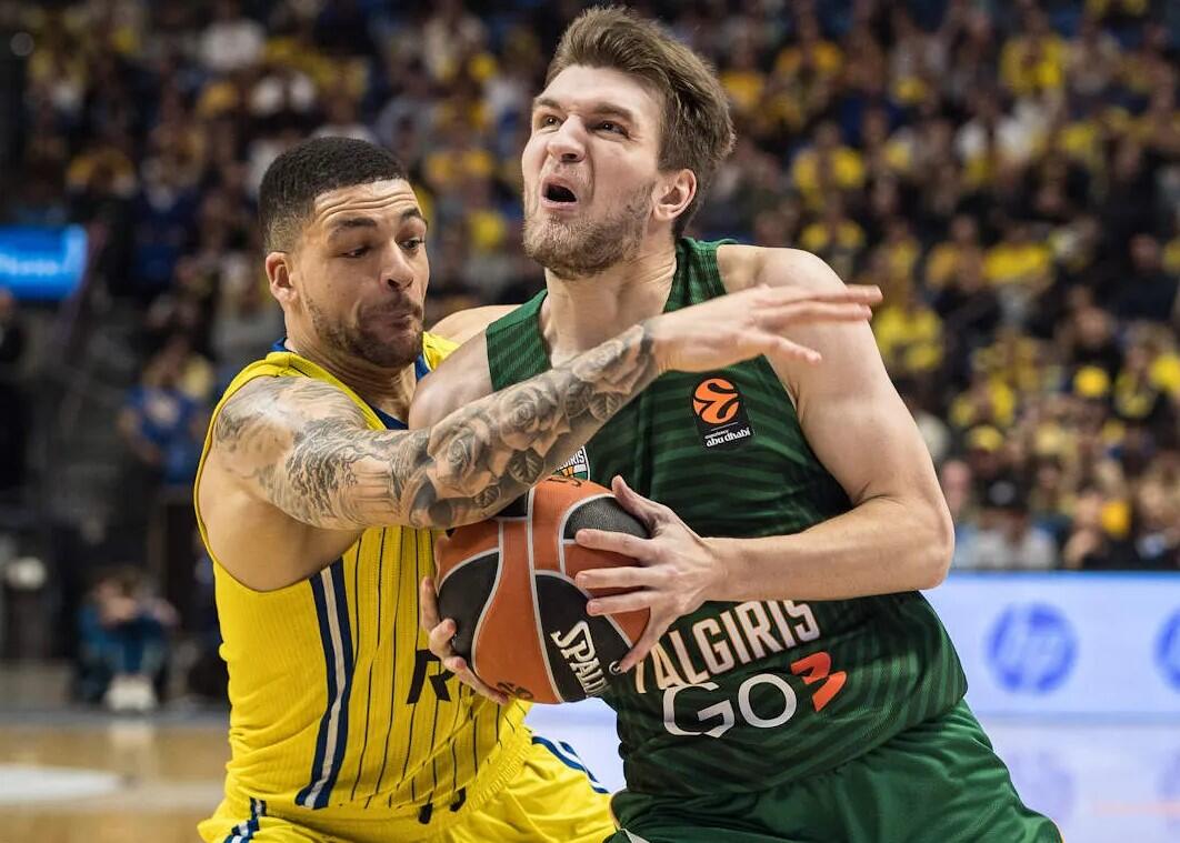 Pasižymėjo: D. Giedraitis, šešis kartus atkovojęs kamuolį, pagerino asmeninį karjeros Eurolygoje rekordą.