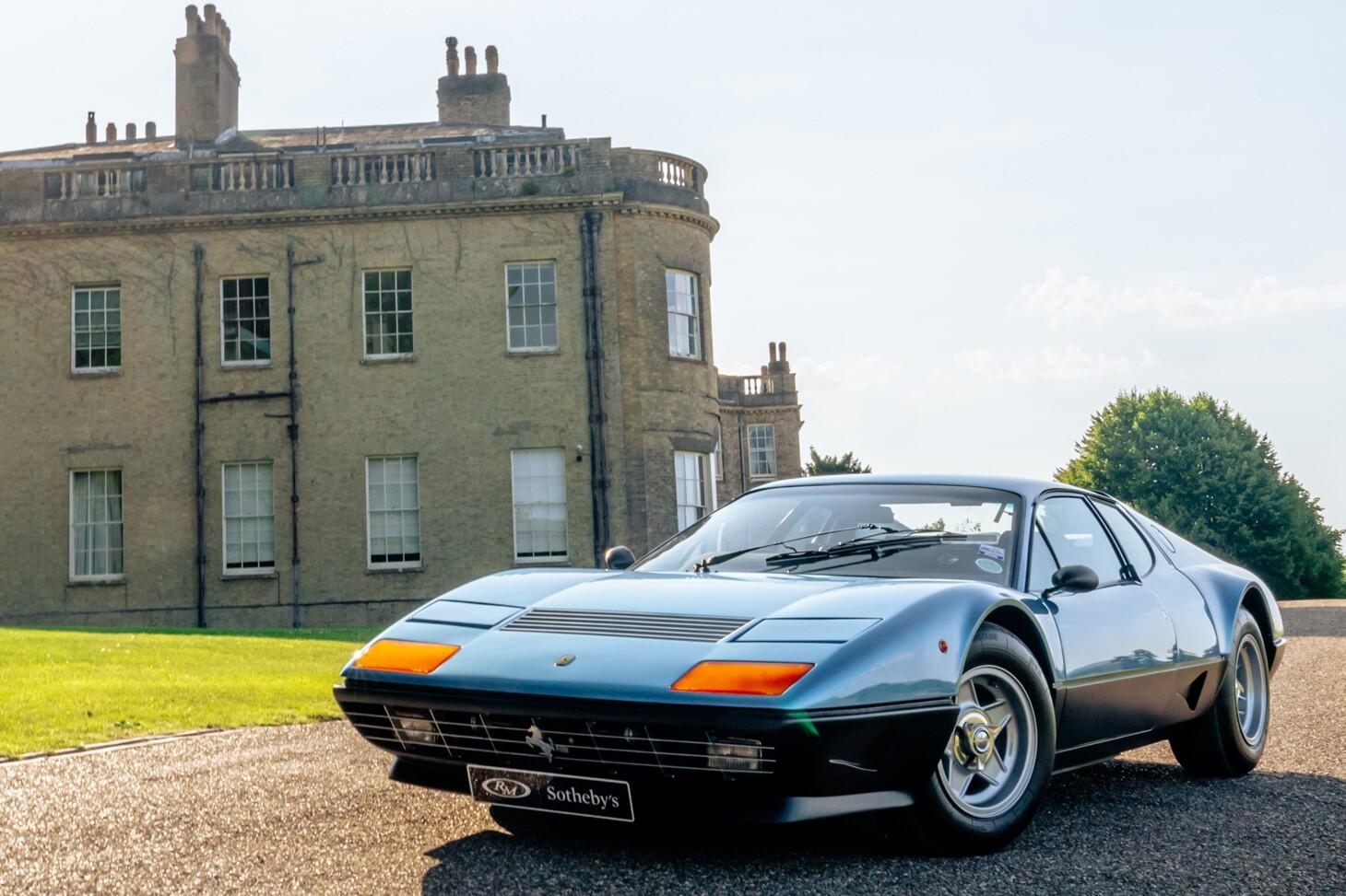 Paslaptis: kiek už žydrąjį „Ferrari 512 BB“ sumokėjo pirkėjas – neskelbiama.