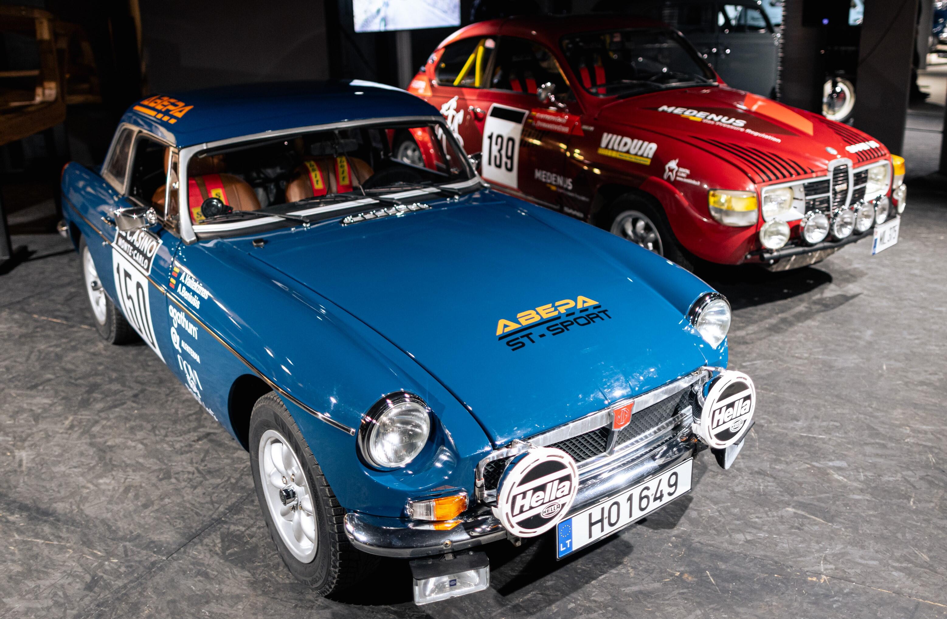 Ralis: kitą savaitę Pietų Prancūzijos keliuose bus galima pamatyti Lietuvos ekipažų „MG MGB“ (kairėje) ir „Saab 96 V4“.