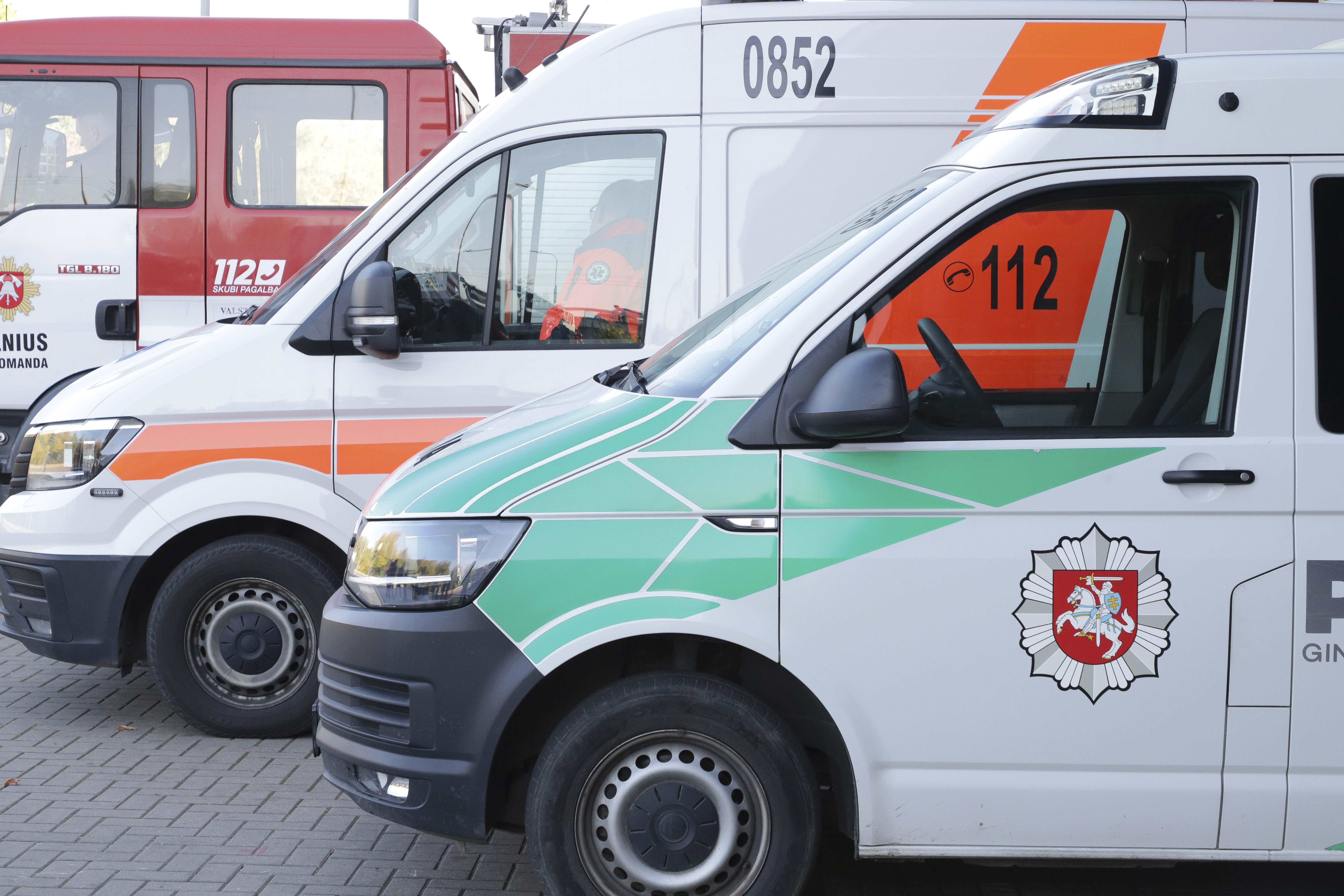 Specialiosios tarnybos: policija, greitoji pagalba, ugniagesiai.