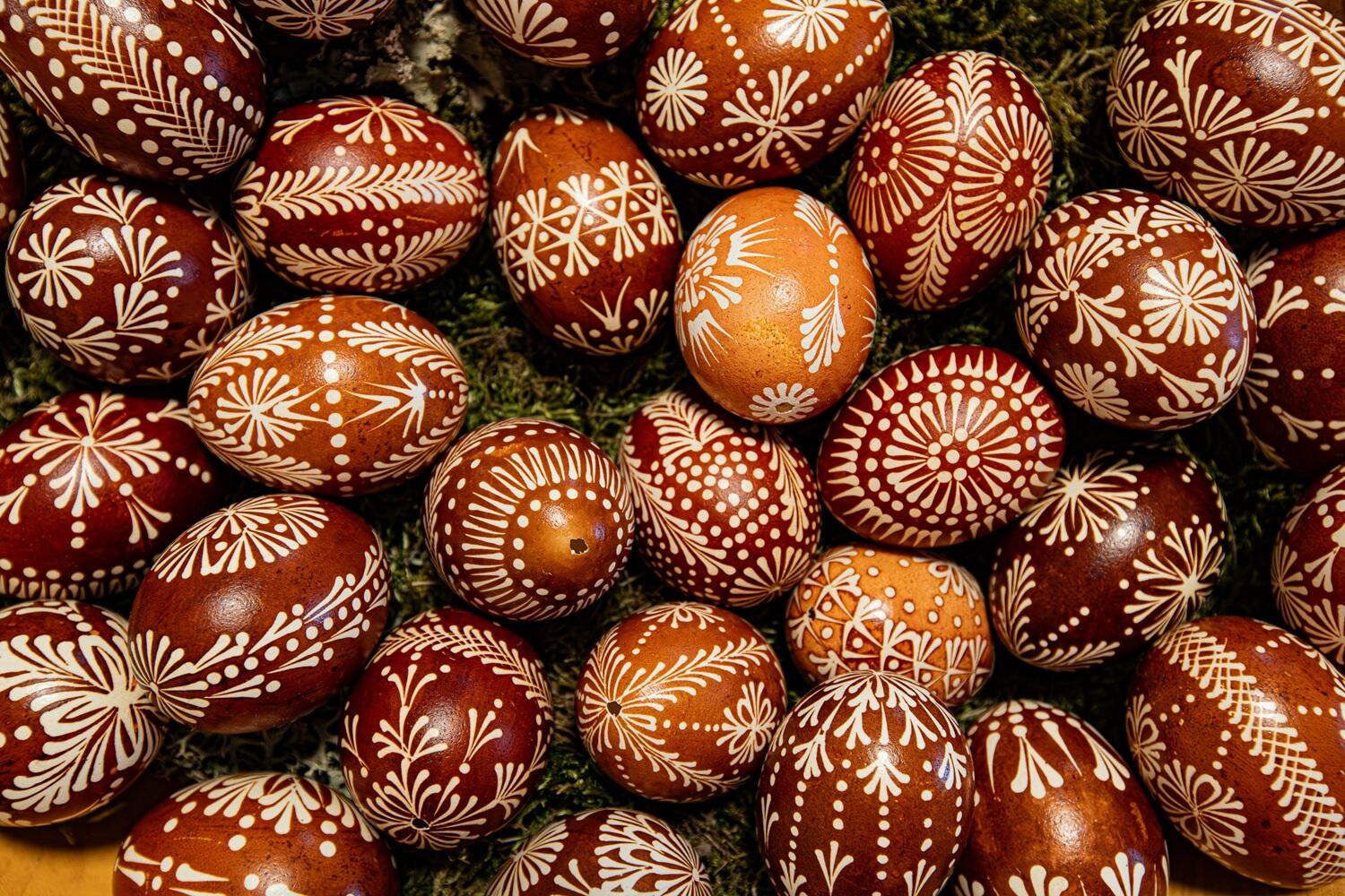 Trapu: apdovanojimą J. Zinkienei atnešę margučiai.