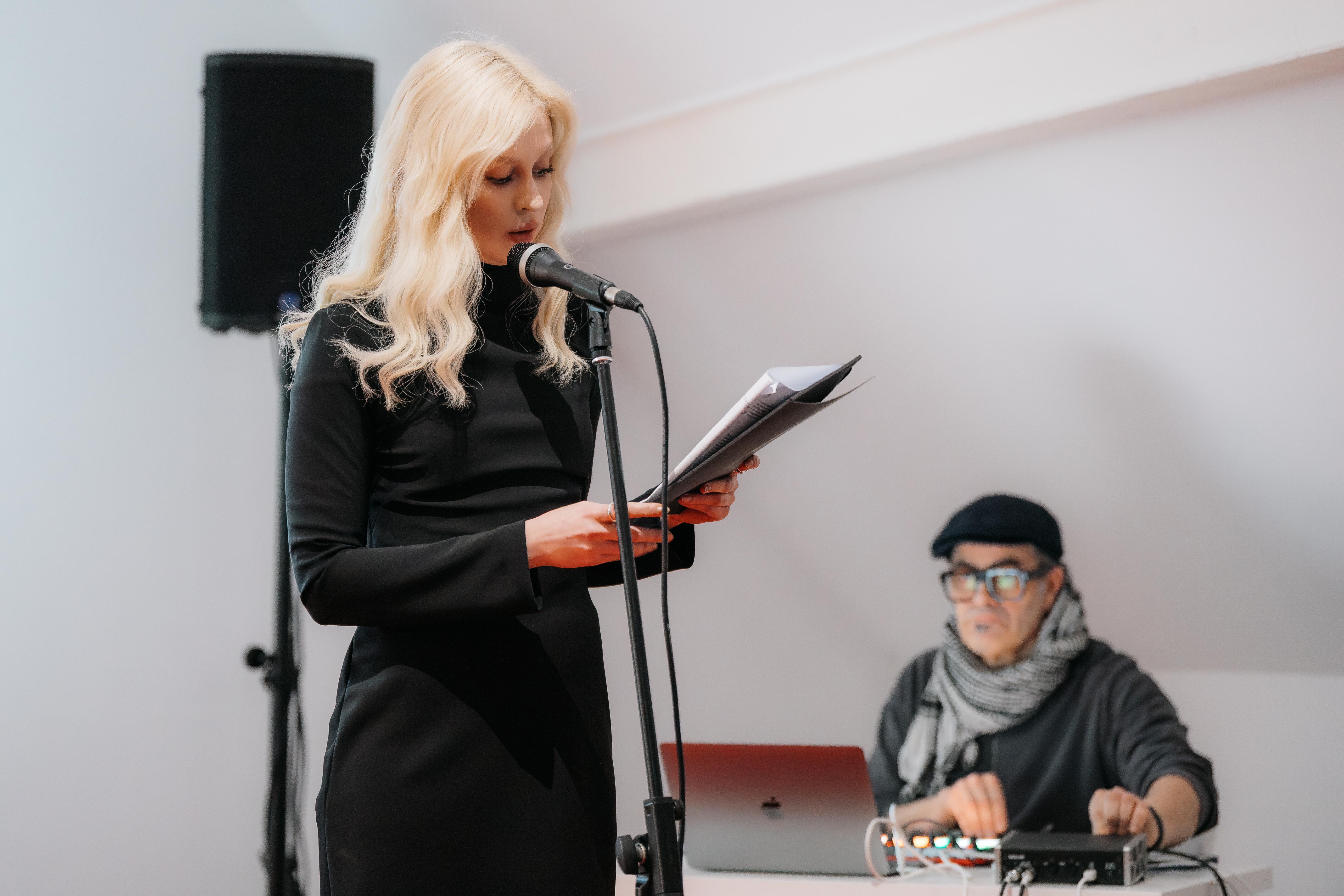 Garsai: A. Pikturnaitės skaitomi tekstai ir A. Jasenkos muzika suteikė papildomos įtaigos.