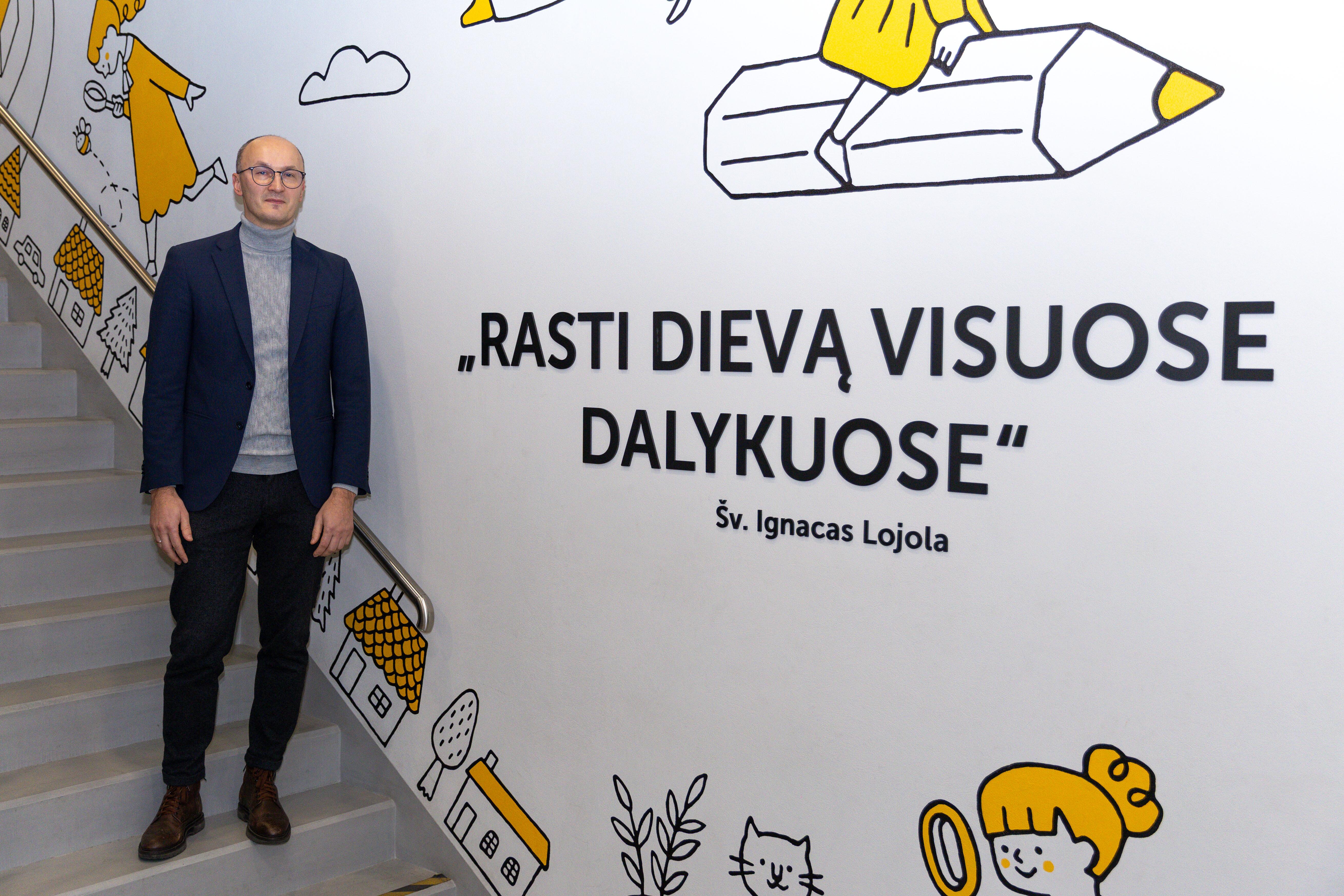 Ateitis: M. Grigaitis pabrėžia visapusio ugdymo svarbą – akademinių pasiekimų, vertybių ir dvasinės brandos dermę.