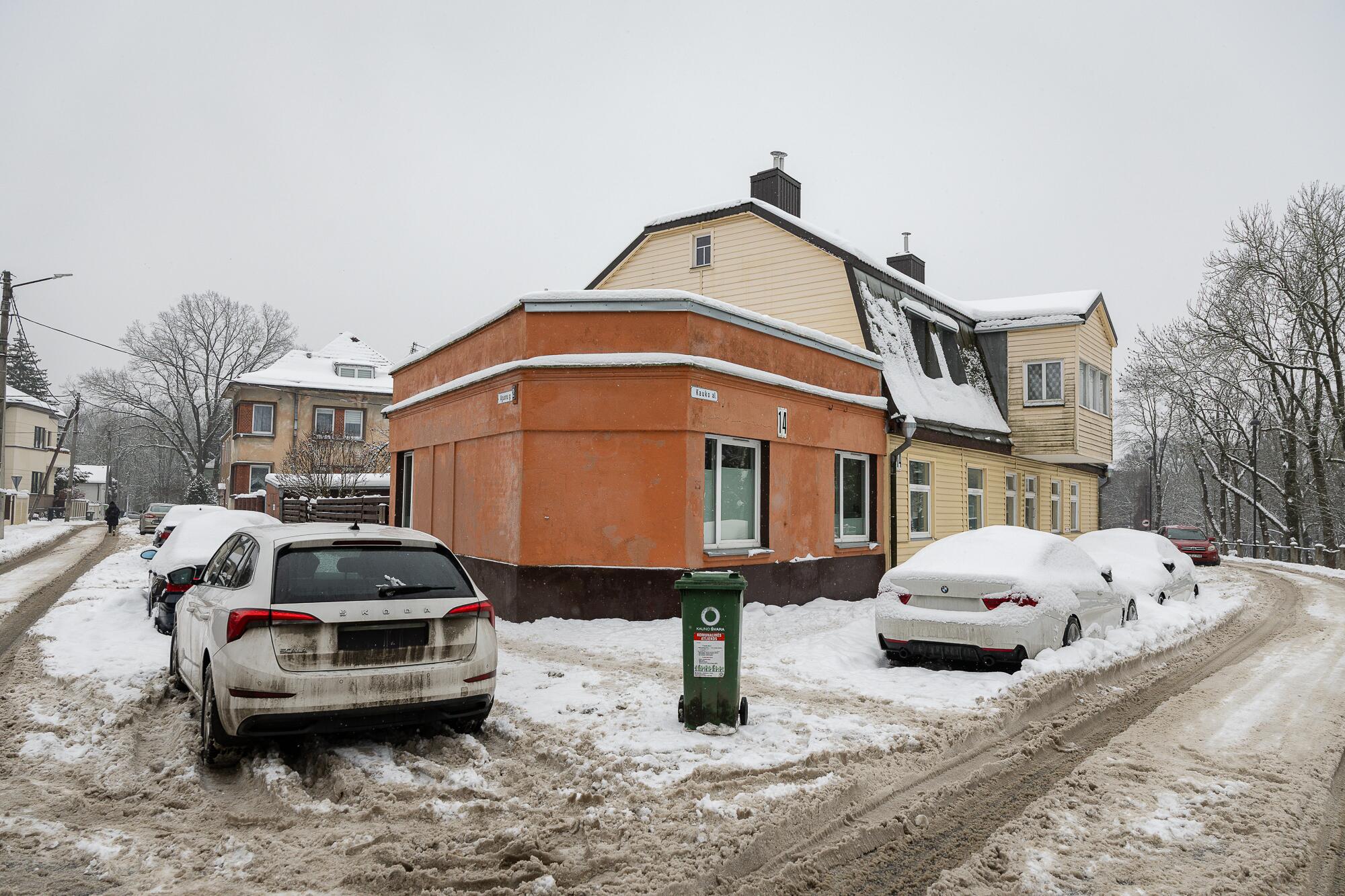 Užimtumas: apmokestinus Perkūno alėjos kvartalą, dalis vairuotojų savo transporto priemones palieka kitose Žaliakalnio vietose.