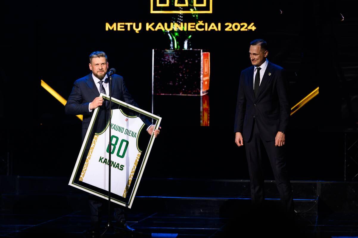 Tadas Širvinskas (kairėje)