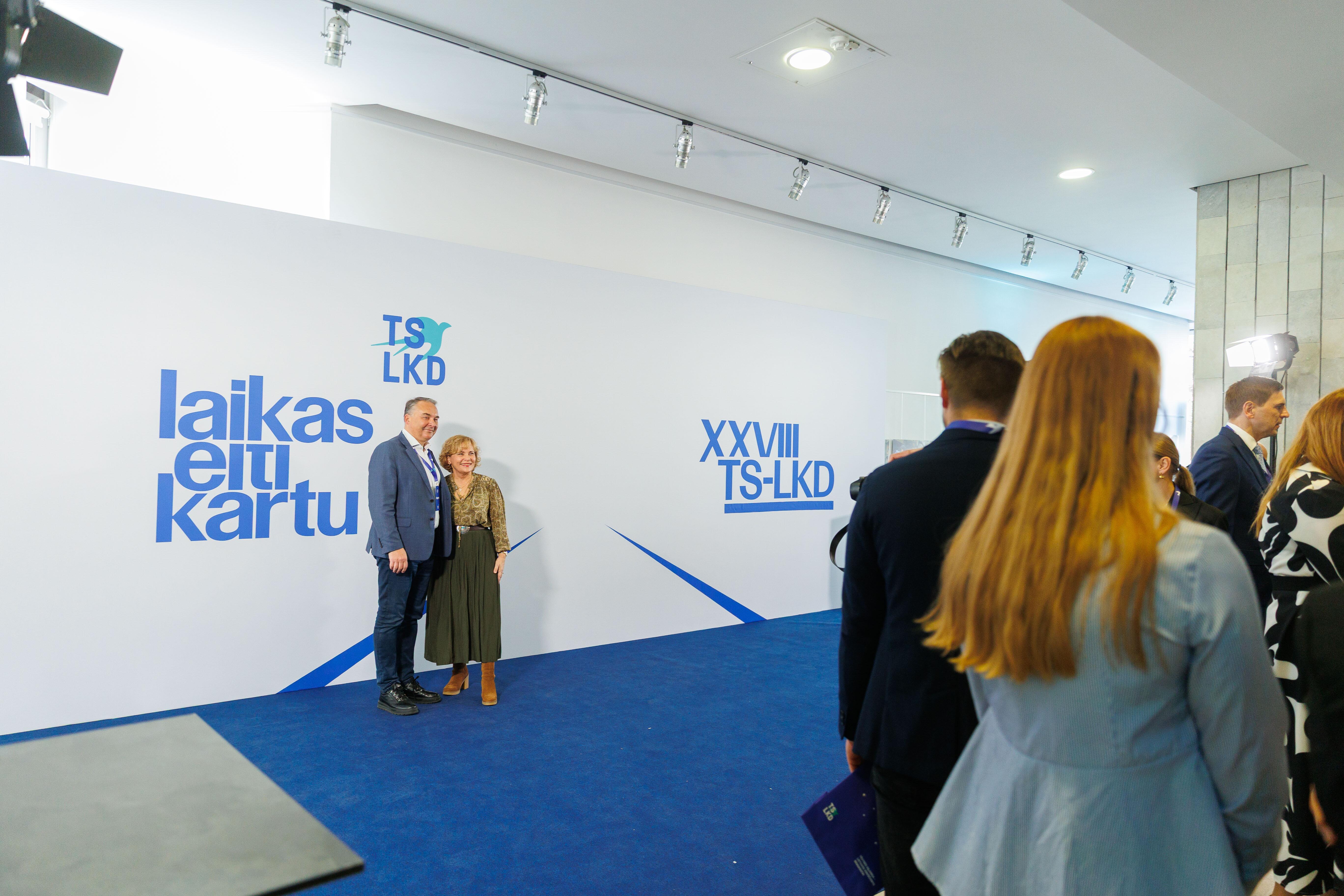 Šykštūs: socialdemokratai nario mokesčio per metus moka vidutiniškai po 28,64 euro, LLRS-KŠS – po 19,98, liberalai – 8,15, „Vardan Lietuvos“ – 6,50, TS-LKD – 6,10, „valstiečiai“ – 5,38, „aušriečiai“ – 2,57 euro.