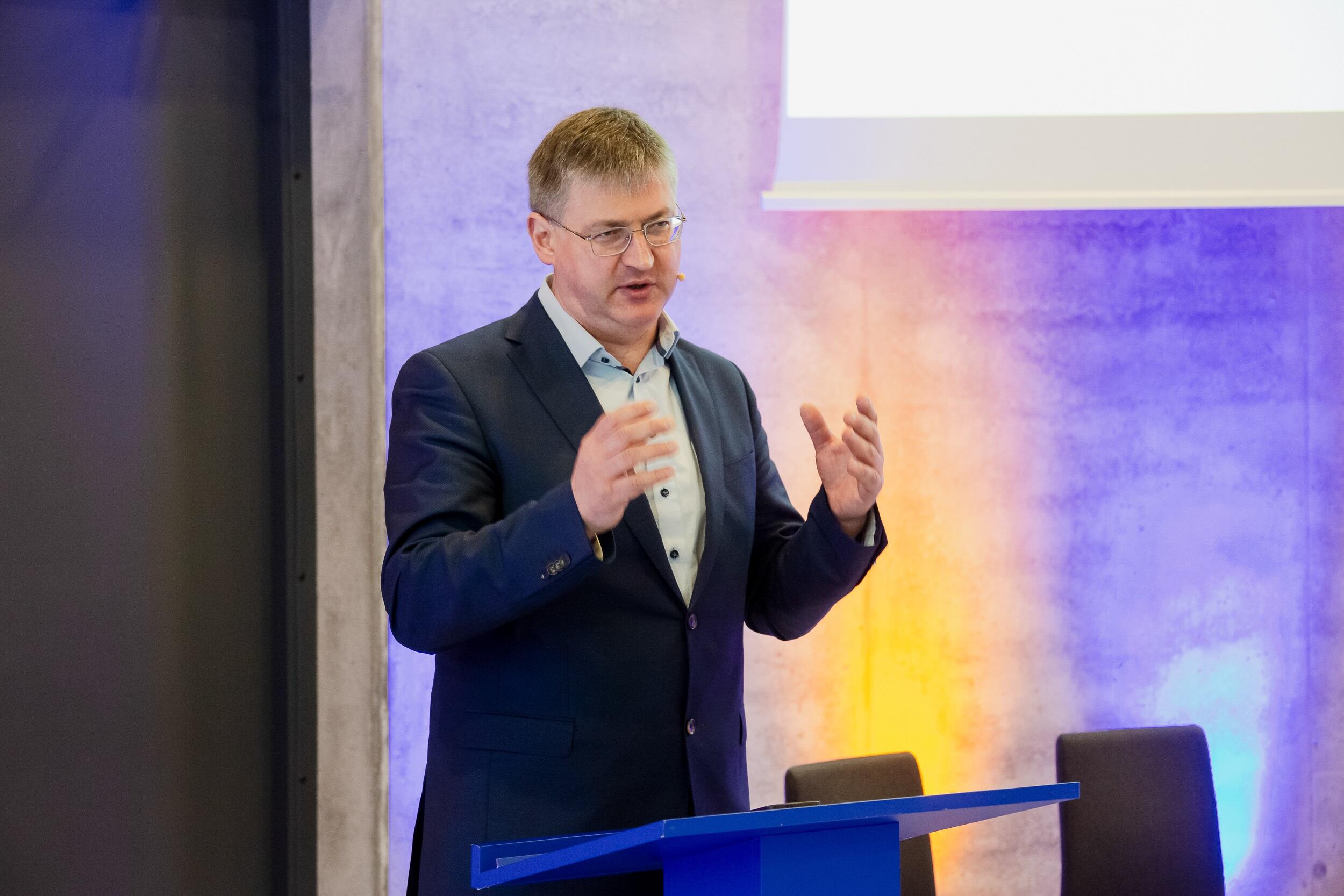 Lietuvos mokyklų vadovų asociacijos prezidentas dr. Dainius Žvirdauskas