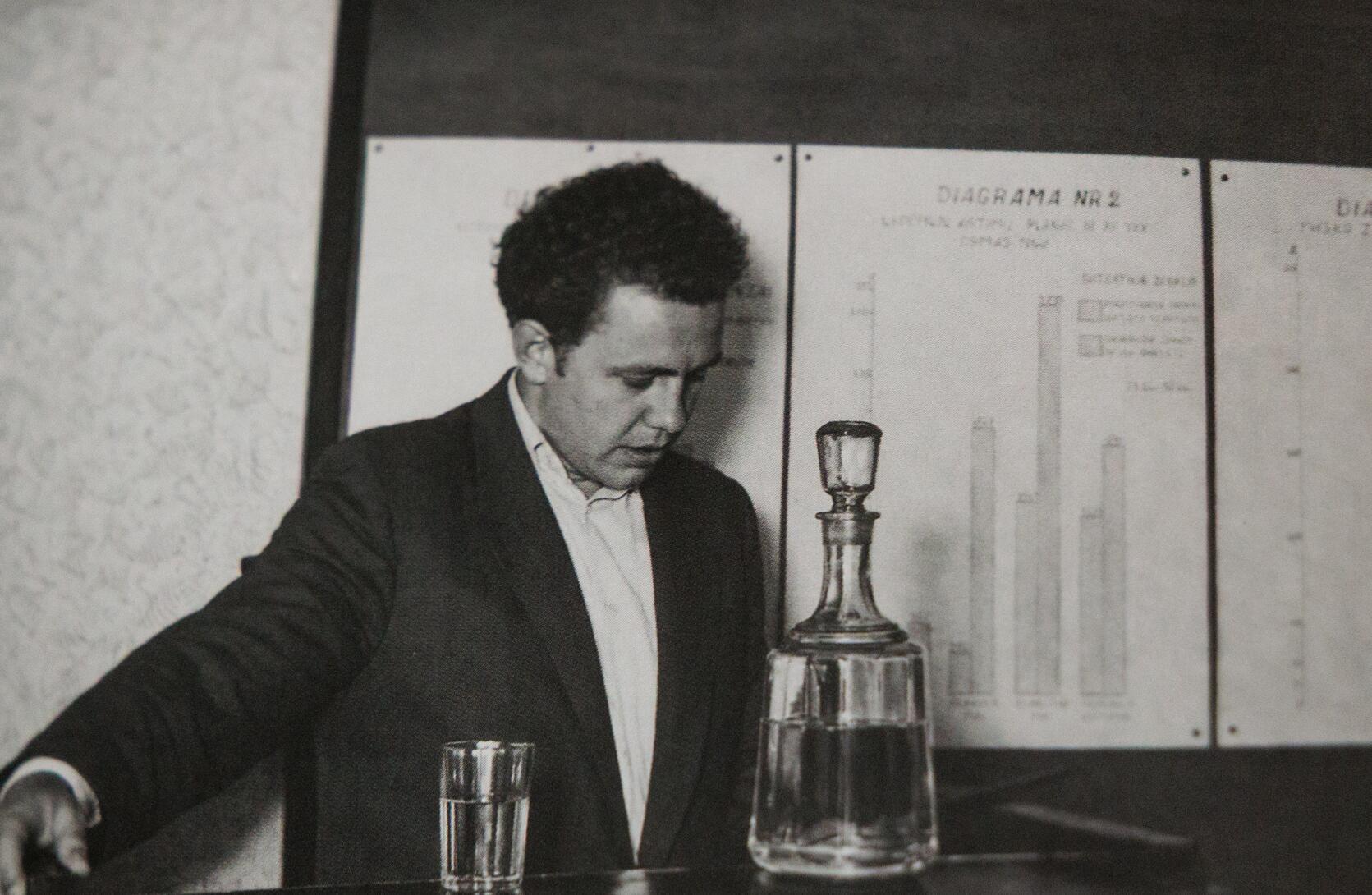 Istorija: diplominį darbą tuometėje LŽŪA, Miškų ūkio fakultete, gynė 1959 m.
